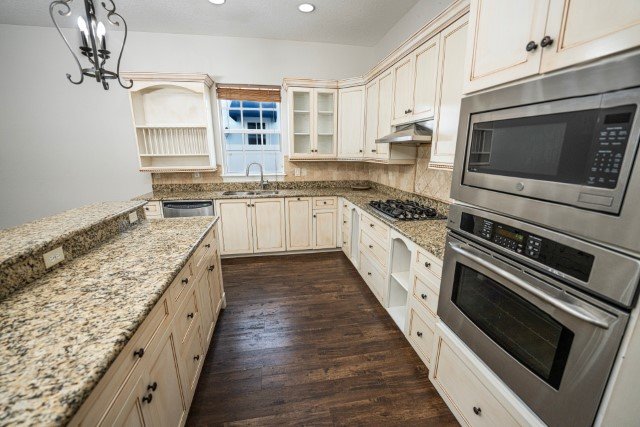 Four Bedroom Pool Home In S. Tampa property image