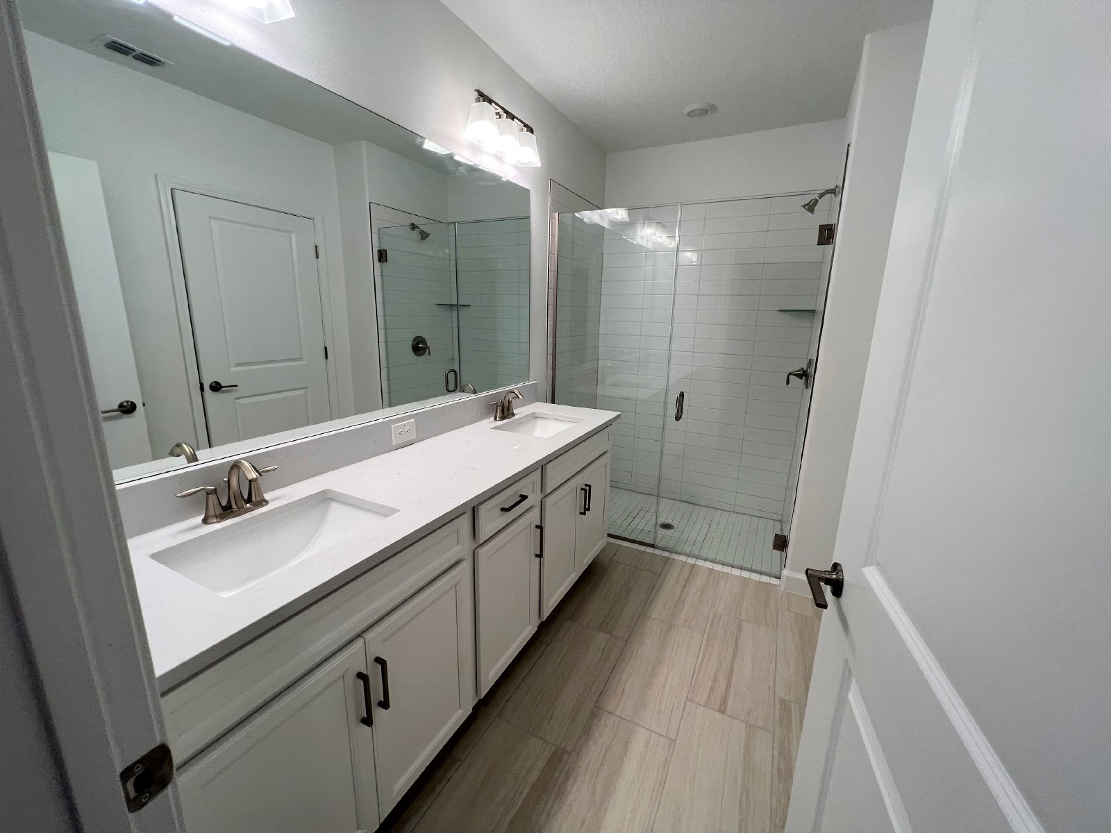 Brand New 3 Bed, 2 Bath, 1 Car Garage Villa In Angeline property image