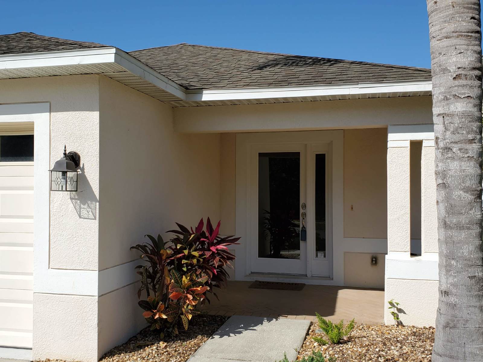 3 Bedroom, 2 Bath / ALL TILE FLOORING / FRESH INTERIOR PAINT! property image