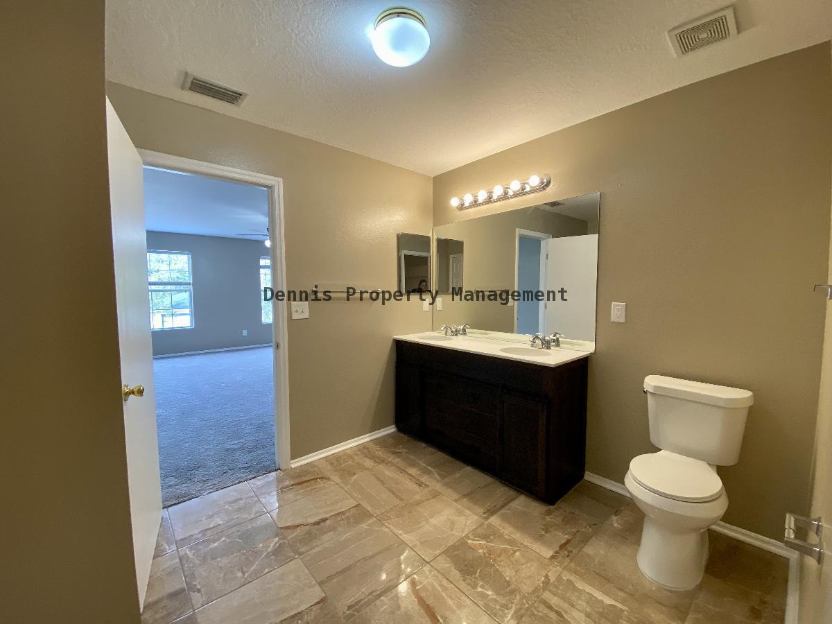 Ashley Pines, Large 4 Bed, 2.5 Bath property image