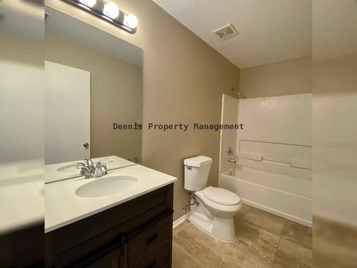 Ashley Pines, Large 4 Bed, 2.5 Bath property image