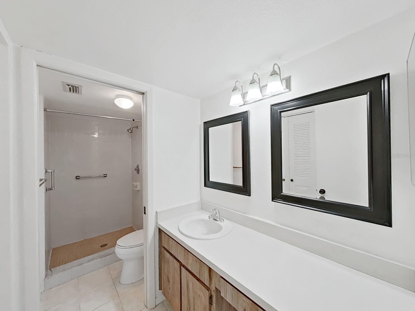 Palm Harbor 2/2 Pool & Sports Courts property image