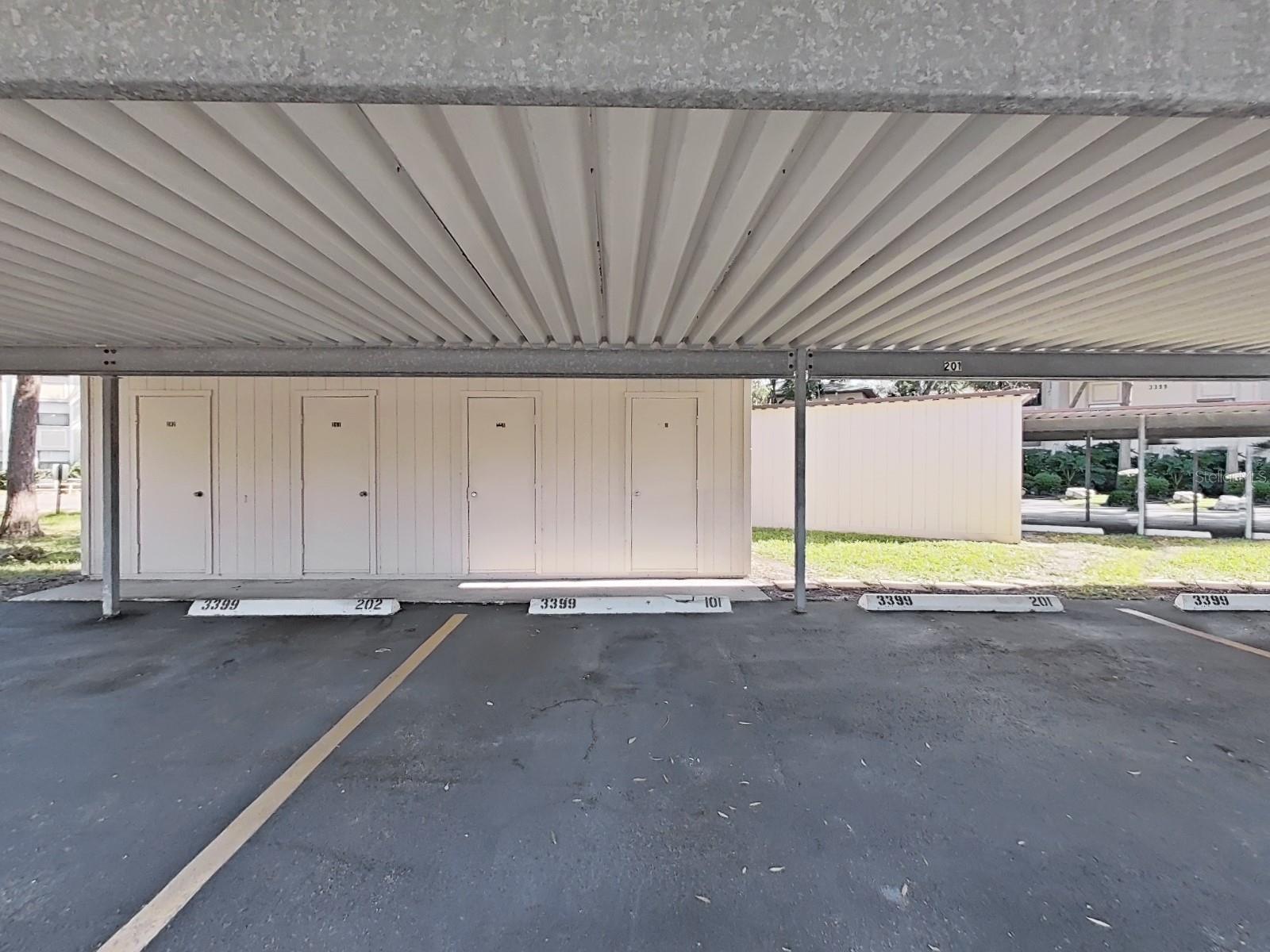 Palm Harbor 2/2 Pool & Sports Courts property image