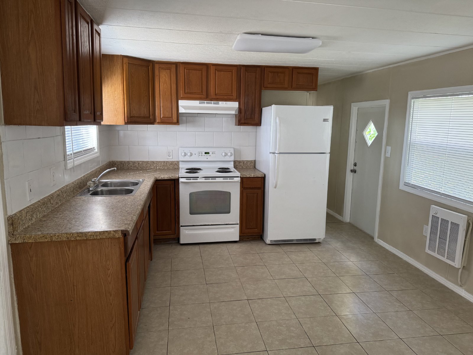 Charming Renovated 1 Bedroom 1 Bath Mobile Home property image