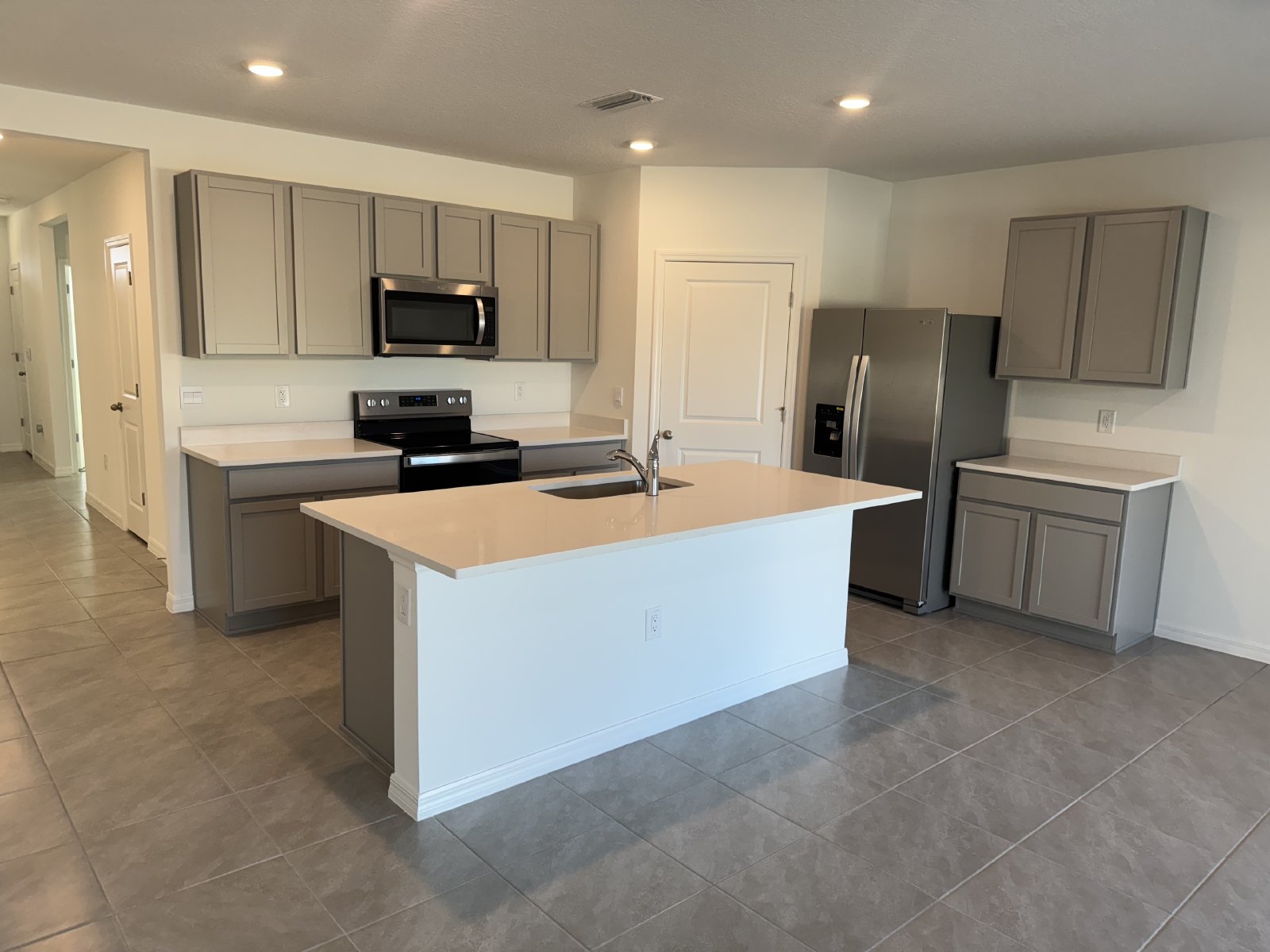 Gorgeous Never Lived In 4 Bed 2 Bath Home in Deerbrook property image