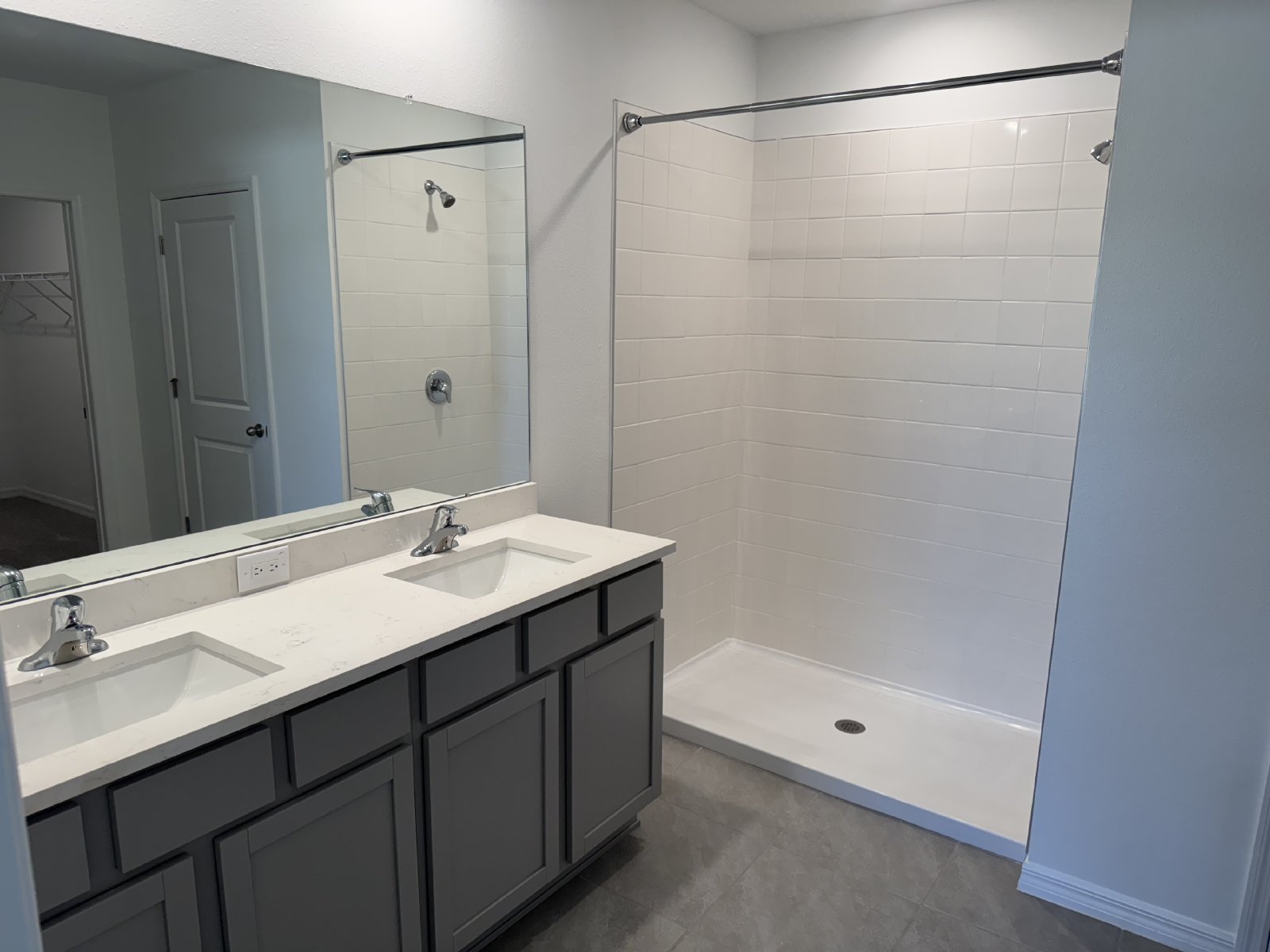 Gorgeous Never Lived In 4 Bed 2 Bath Home in Deerbrook property image