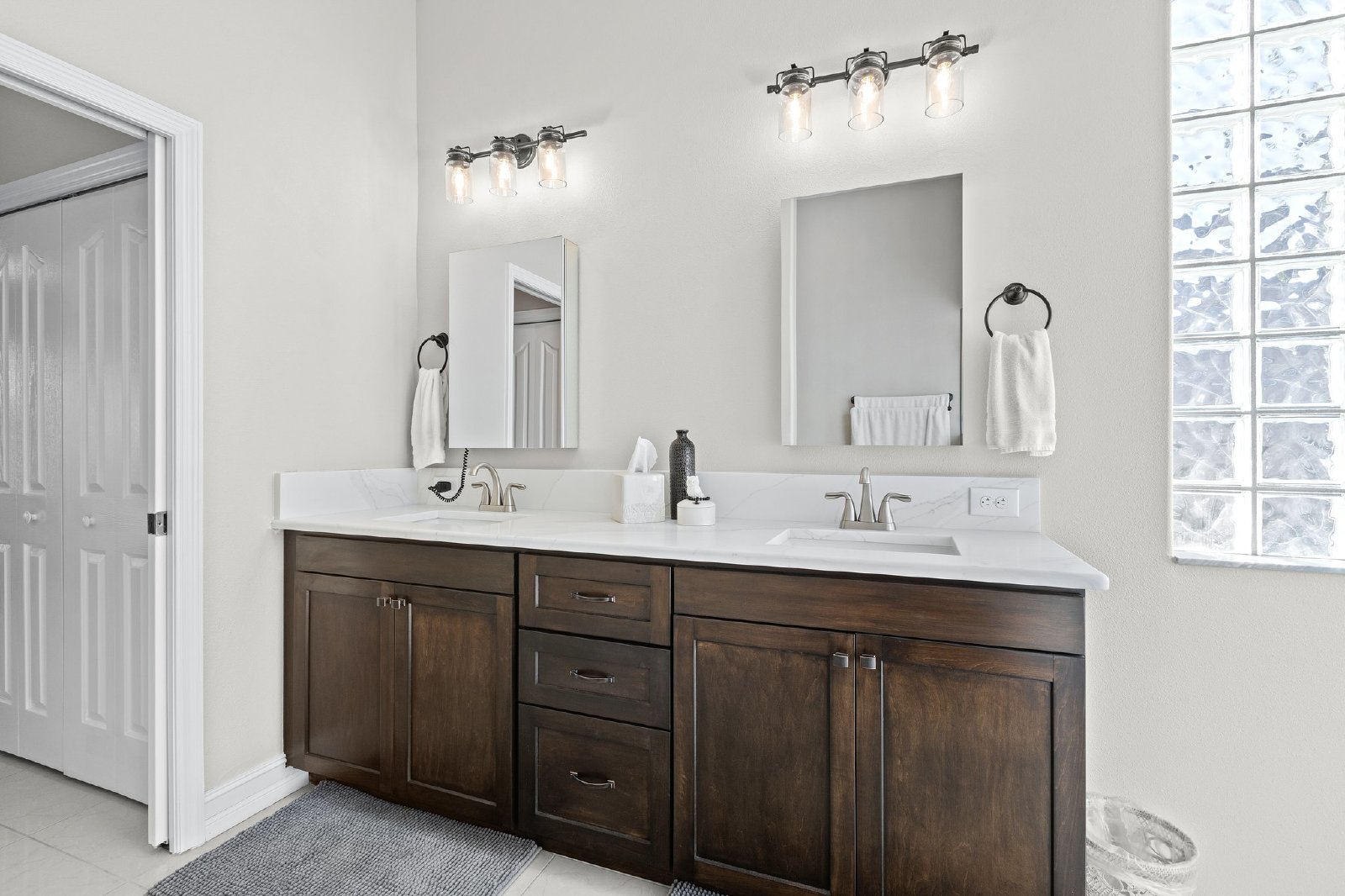 Stunning 4 Bed 3 Bath 3 Car Garage POOL Home Available For RENT property image