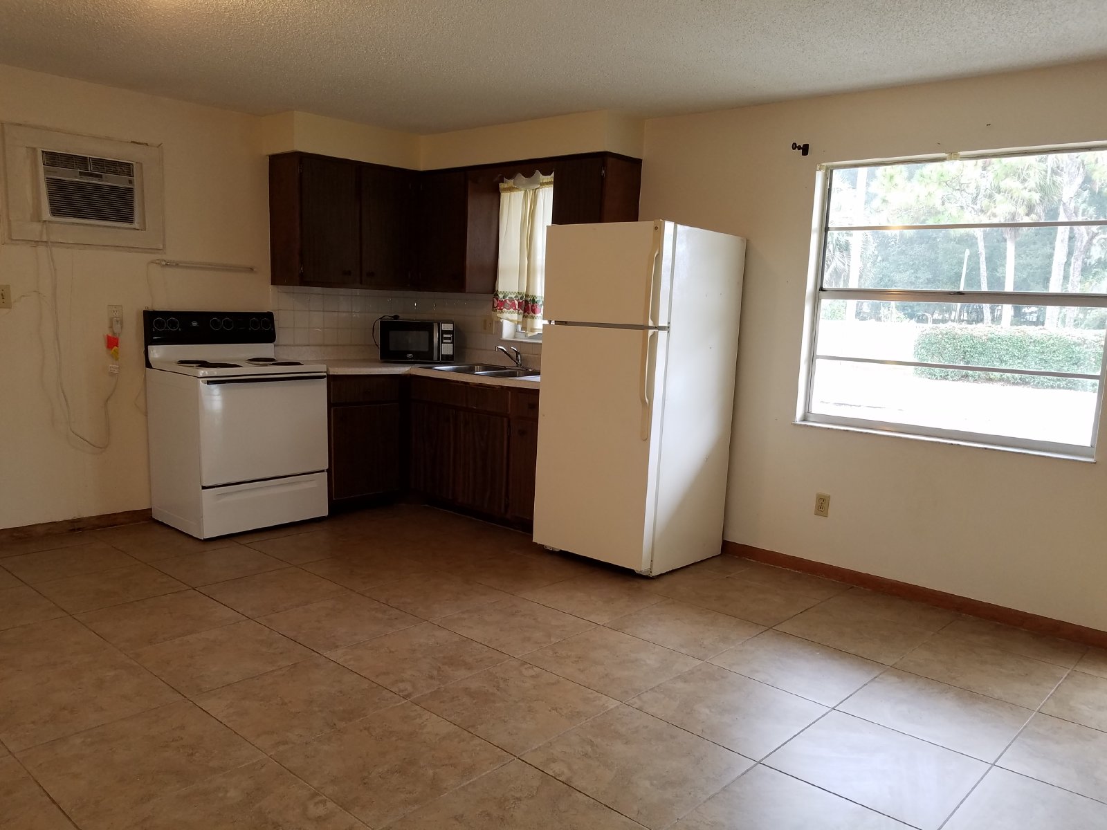 1 Bedroom 1 Bath Duplex property image
