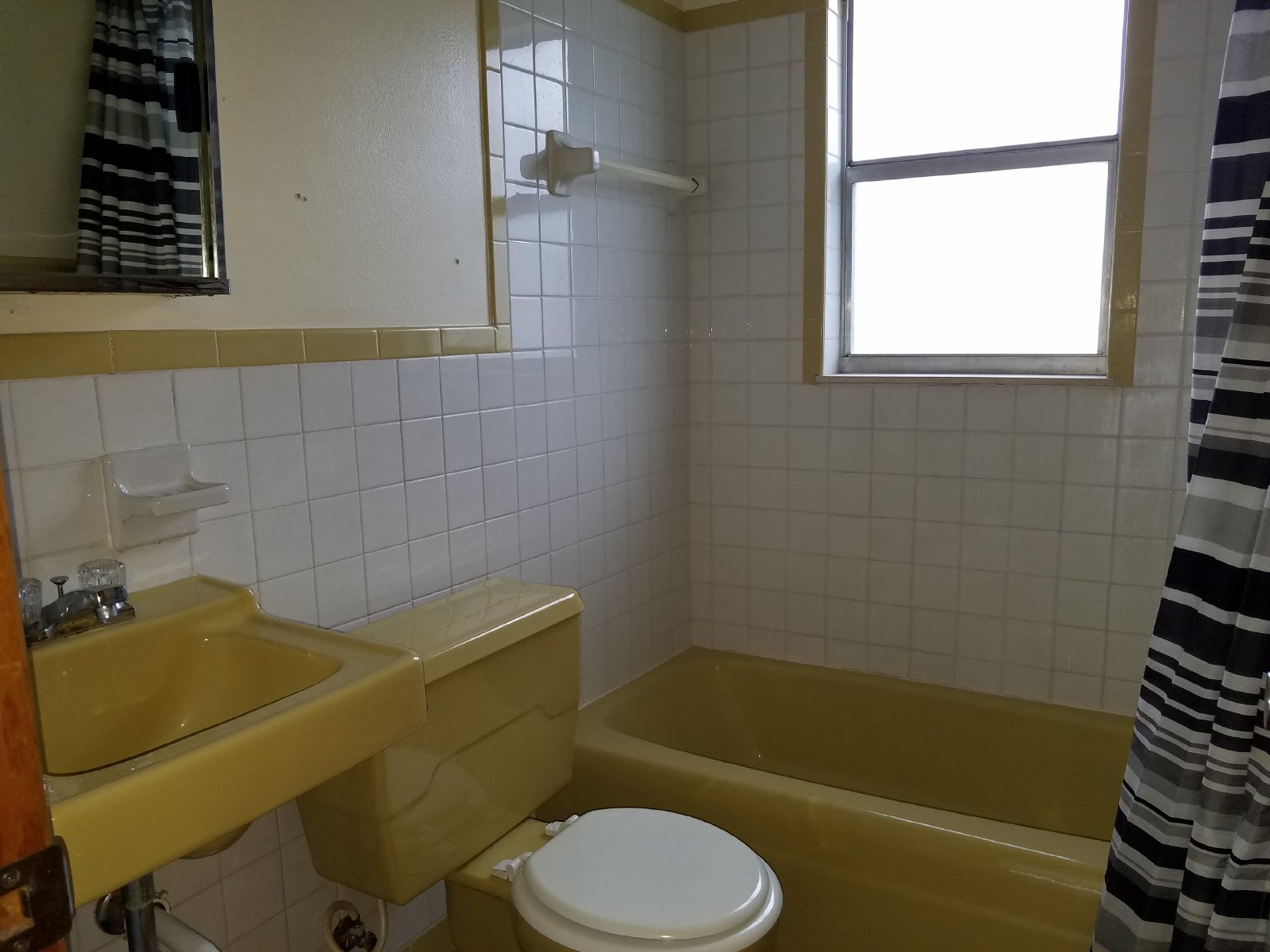 1 Bedroom 1 Bath Duplex property image