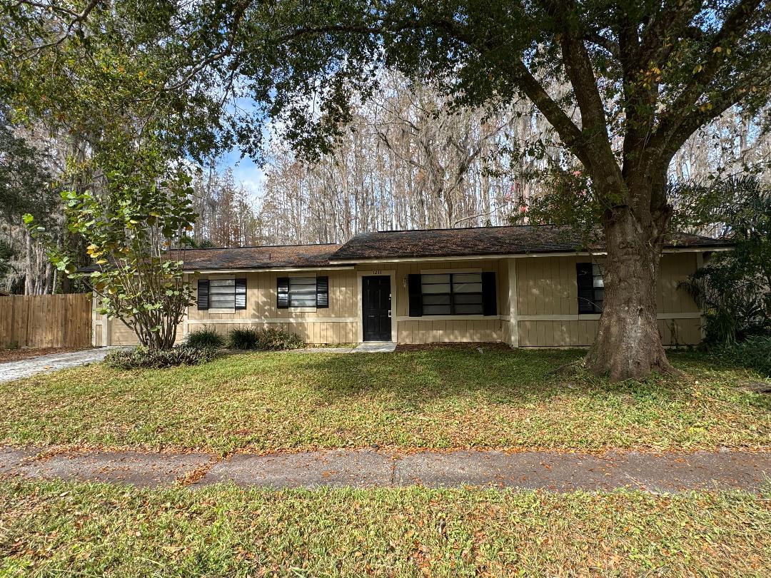 1211 Foxwood Drive, Lutz, Three Bedroom Home, Cute House property image