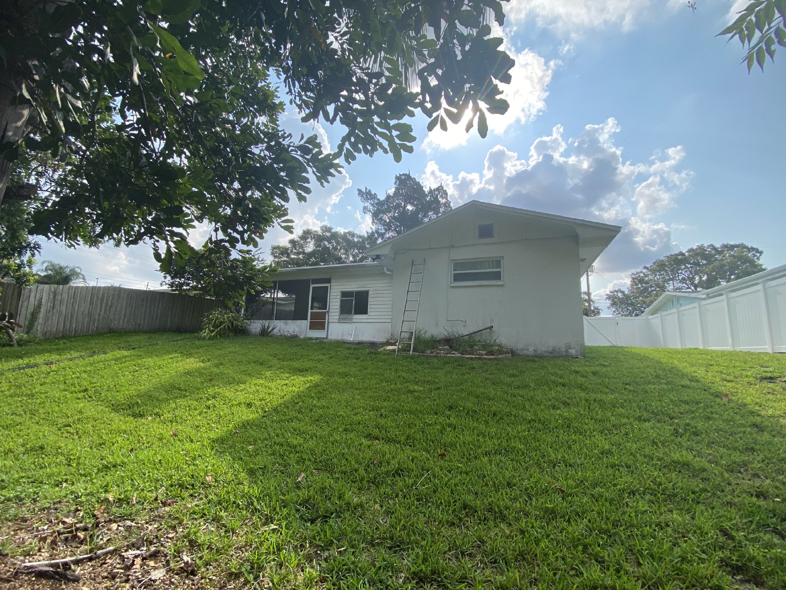 Adorable 2/2 In Clearwater Just 5 Miles To Clearwater Beach! property image