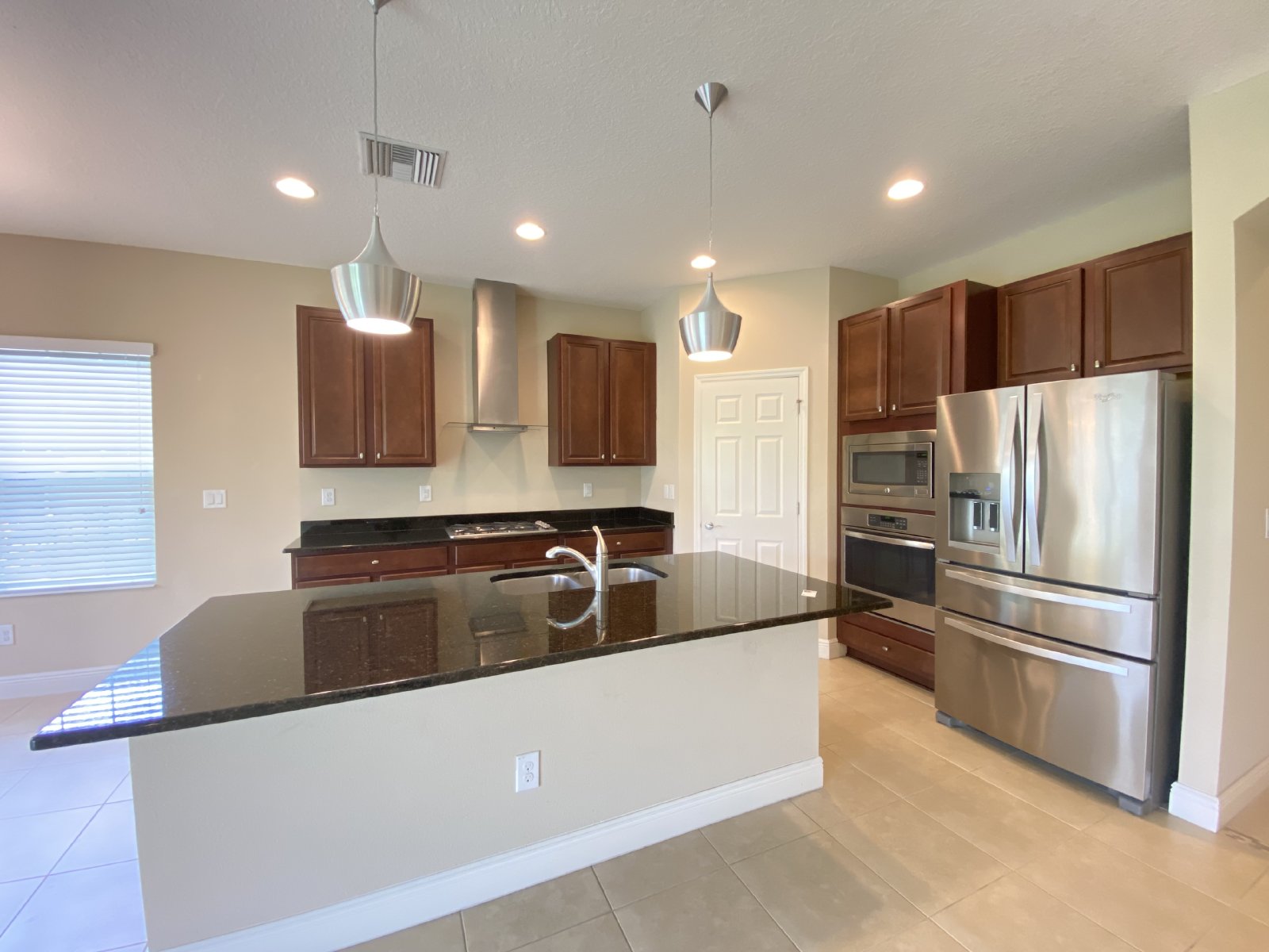 Gorgeous 4/2 In Desirable Location property image