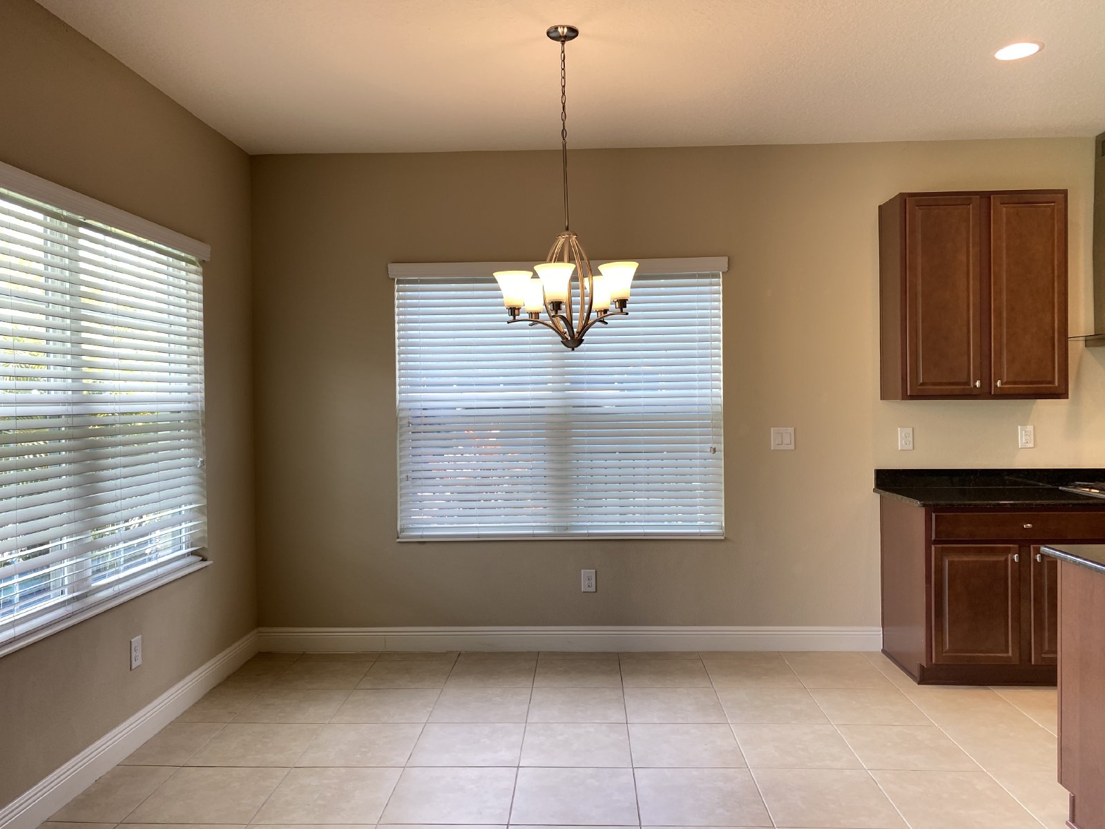 Gorgeous 4/2 In Desirable Location property image