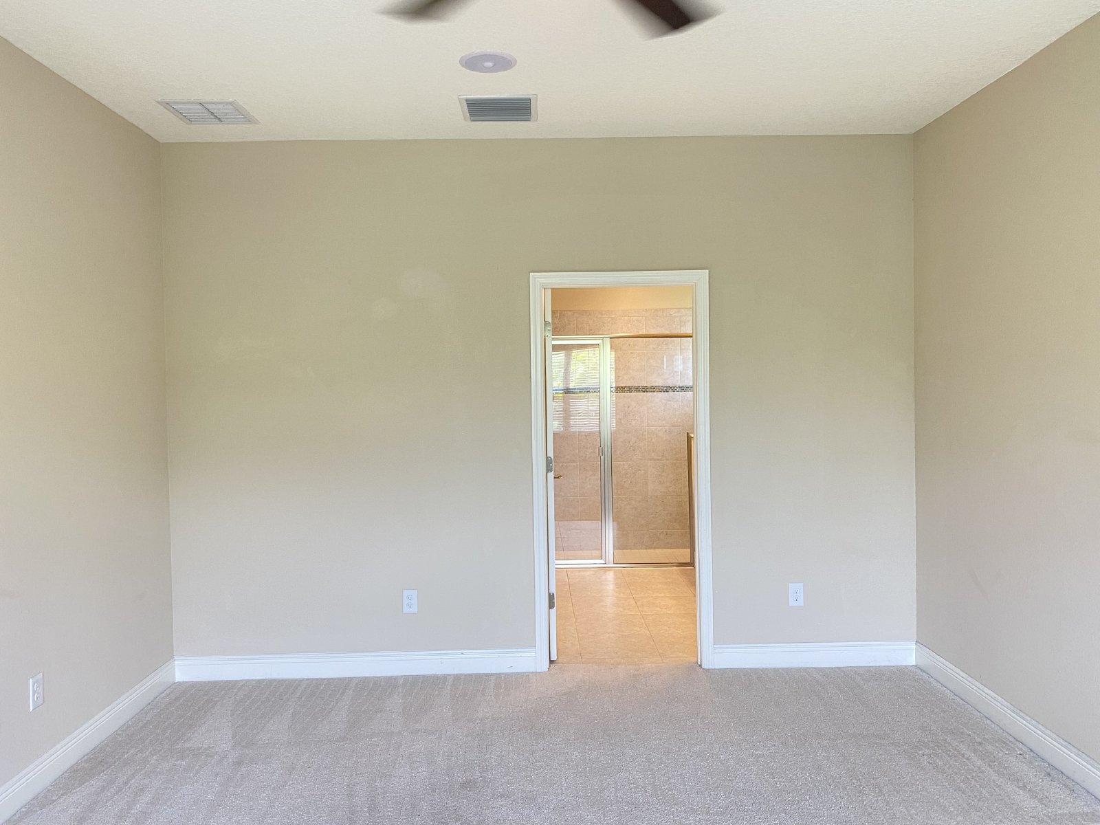 Gorgeous 4/2 In Desirable Location property image