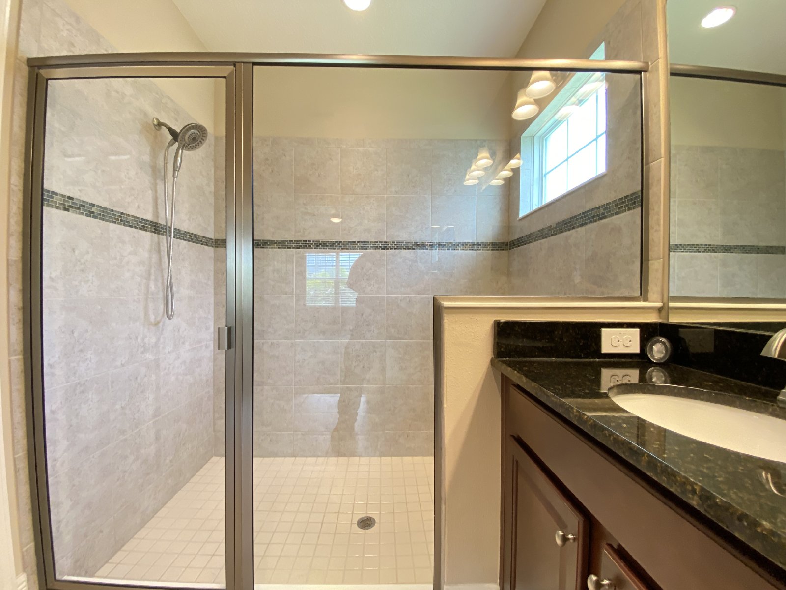 Gorgeous 4/2 In Desirable Location property image