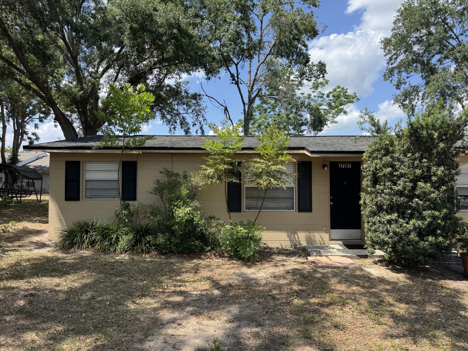 2/1 Duplex On Quiet Dead End Street property image