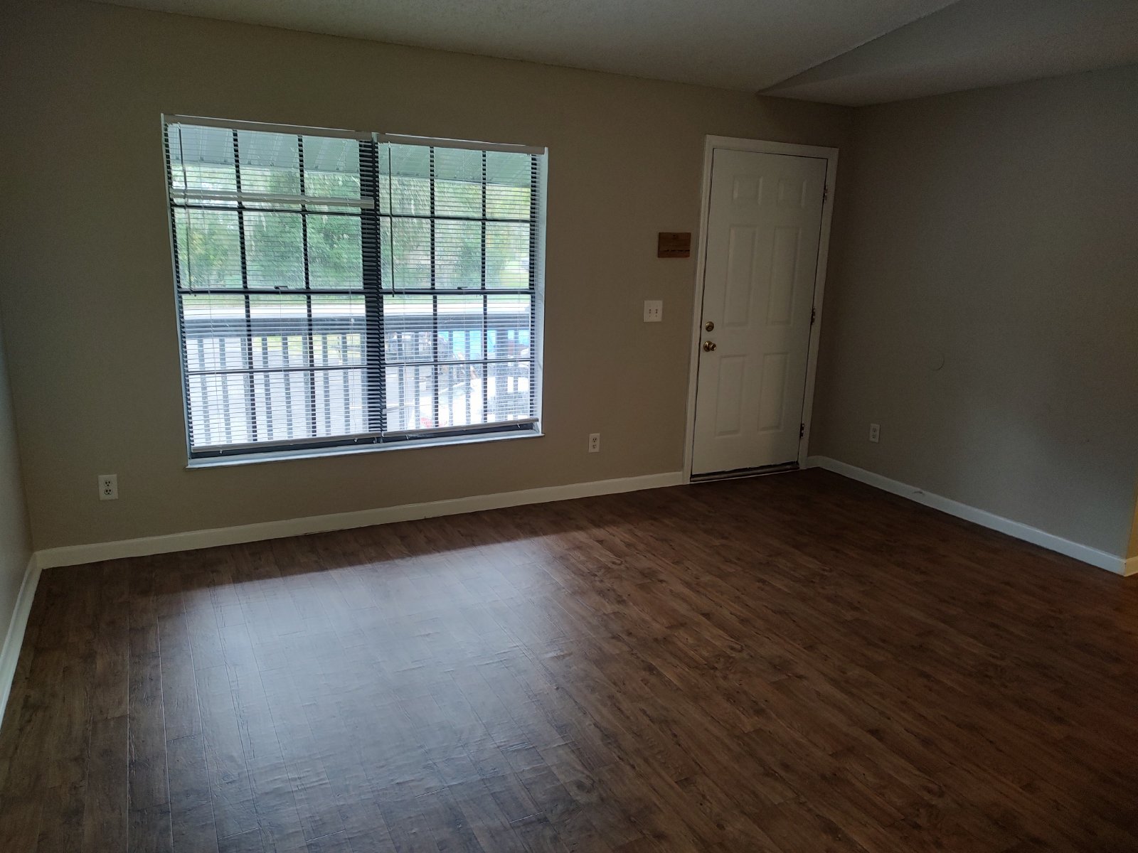 2/1 2nd Story Apt In Brooksville property image