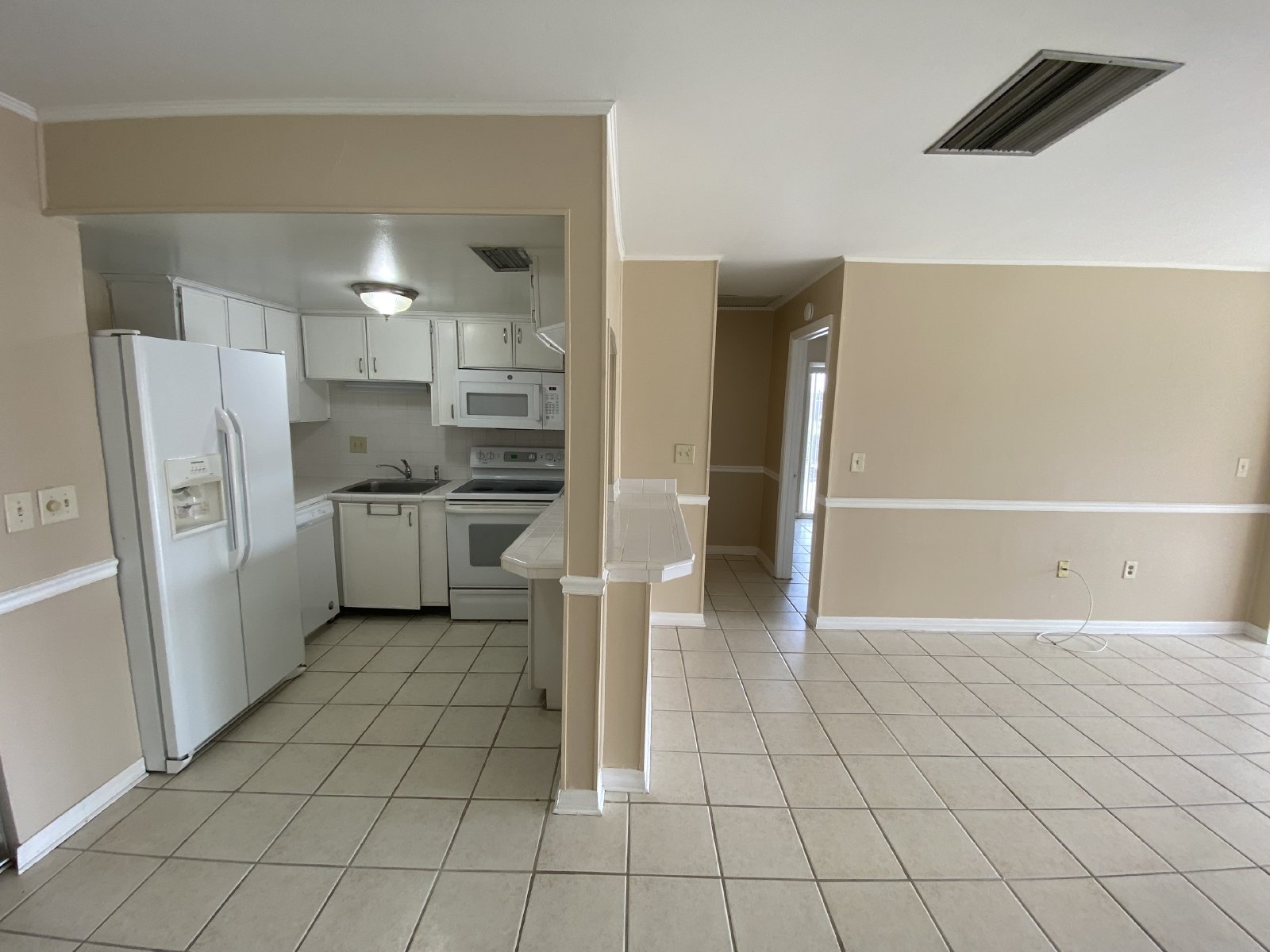 AVAILABLE AUGUST 5th Tampa! 1/1 Gated Community property image