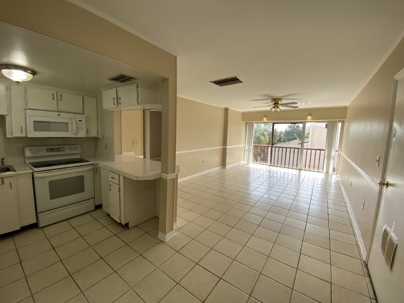 AVAILABLE AUGUST 5th Tampa! 1/1 Gated Community property image