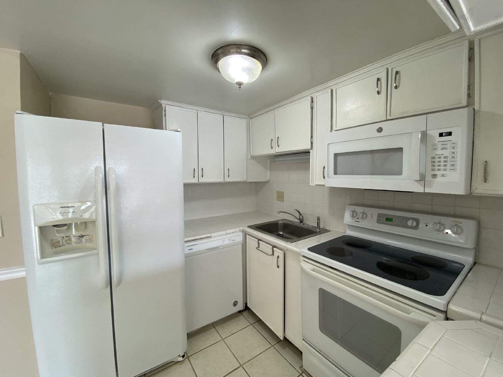 AVAILABLE AUGUST 5th Tampa! 1/1 Gated Community property image