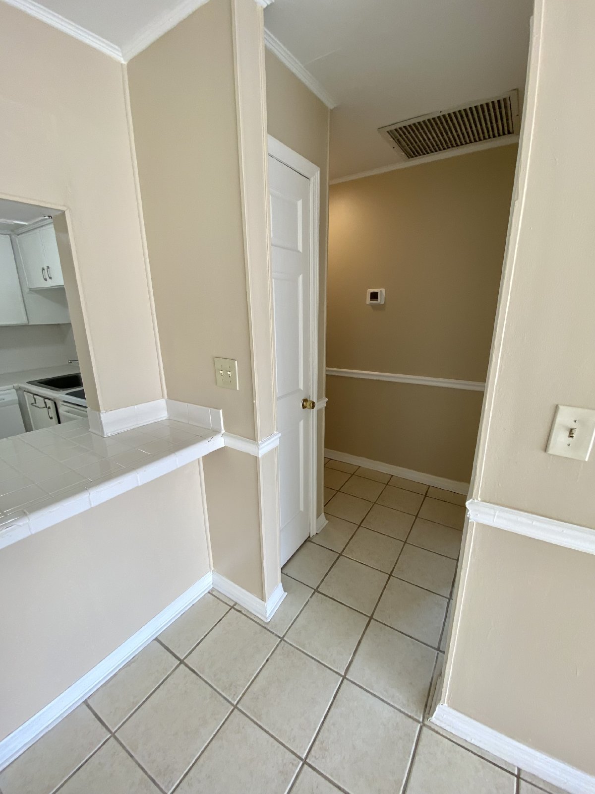 AVAILABLE AUGUST 5th Tampa! 1/1 Gated Community property image