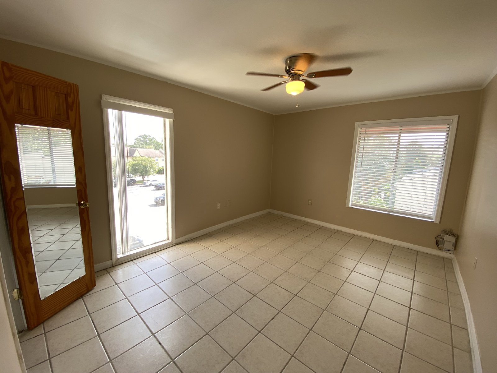 AVAILABLE AUGUST 5th Tampa! 1/1 Gated Community property image