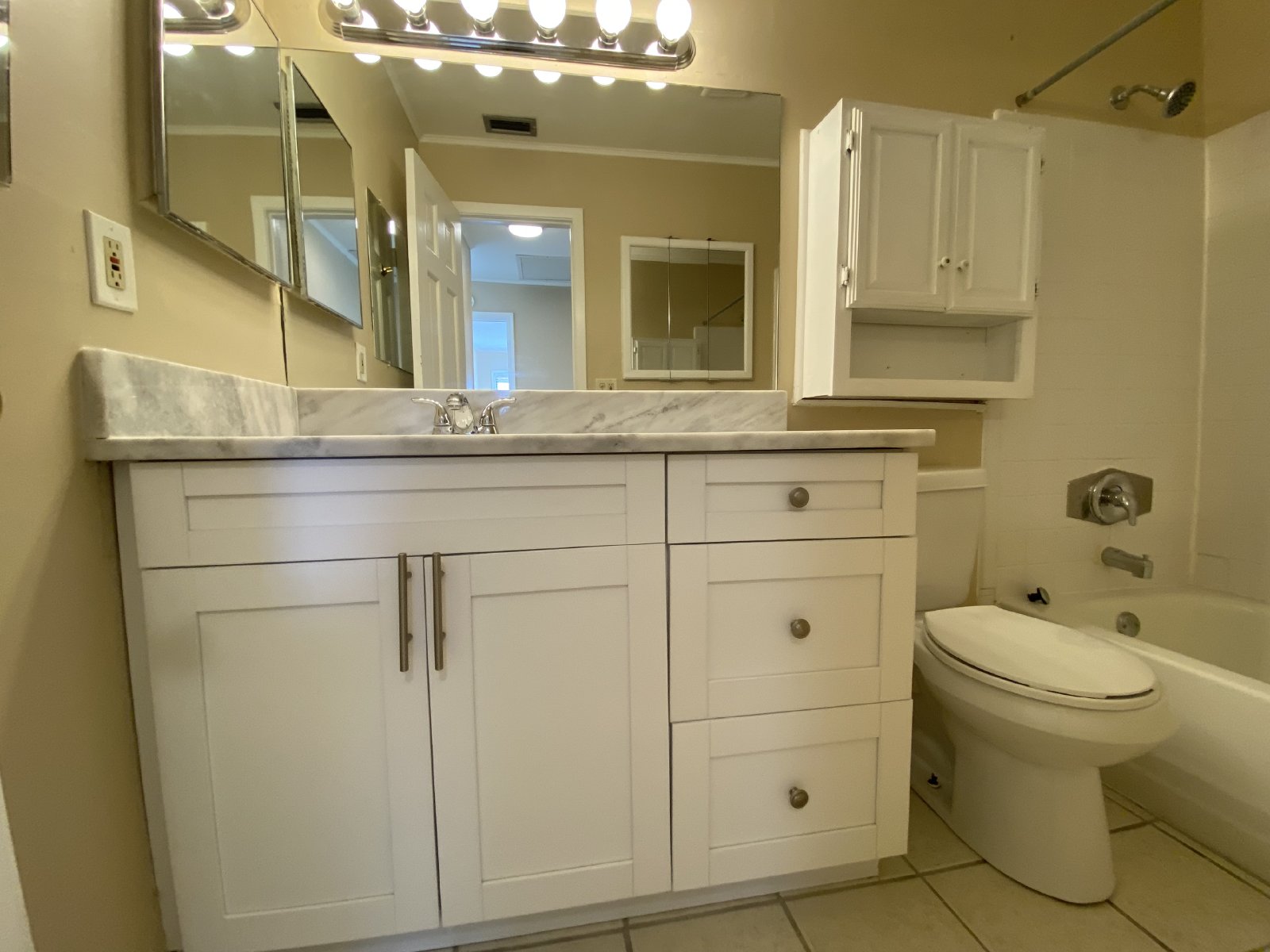 AVAILABLE AUGUST 5th Tampa! 1/1 Gated Community property image