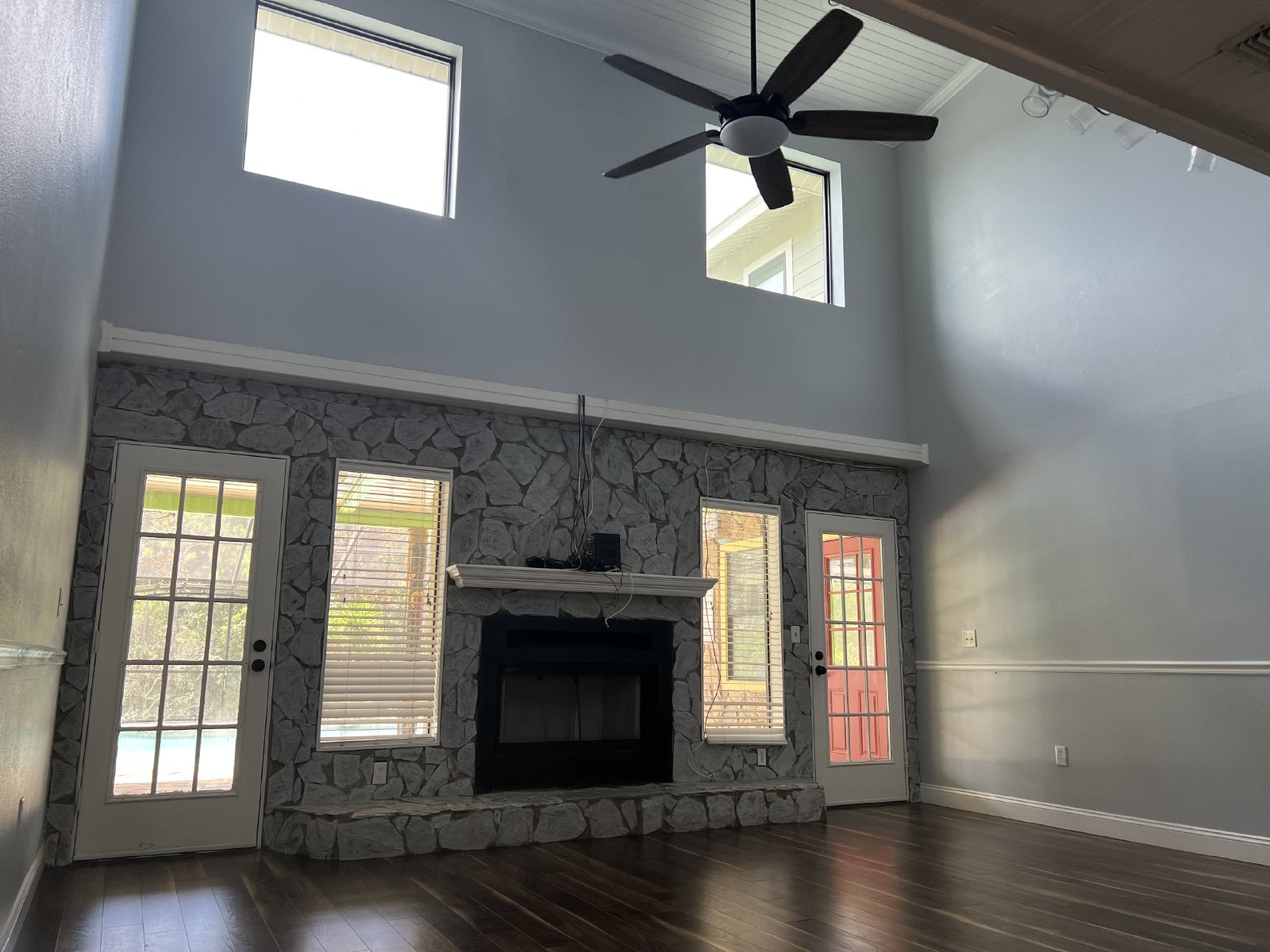 Gorgeous And Unique 5/2 Pool Home On A Very Large Lot! property image
