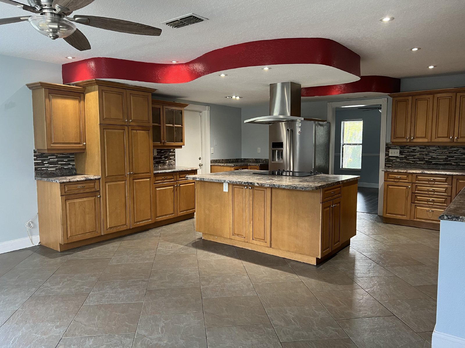 Gorgeous And Unique 5/2 Pool Home On A Very Large Lot! property image
