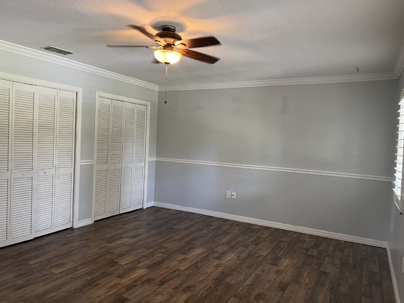Gorgeous And Unique 5/2 Pool Home On A Very Large Lot! property image