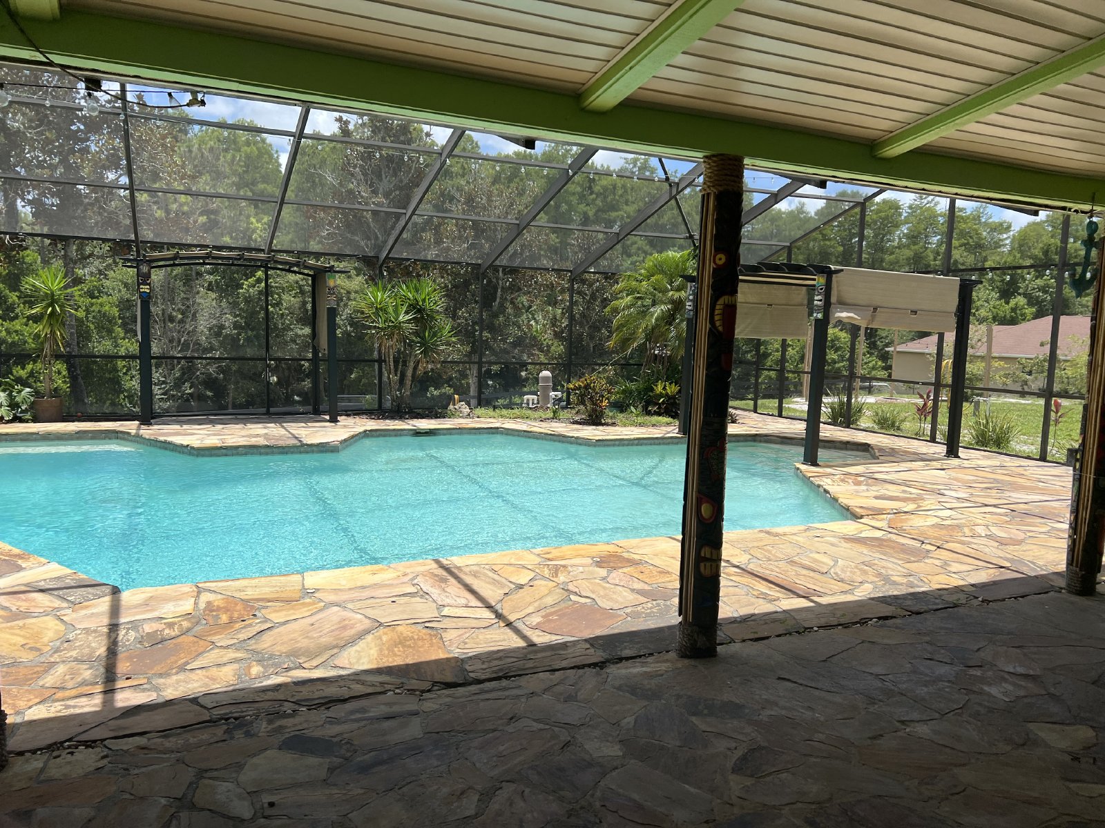 Gorgeous And Unique 5/2 Pool Home On A Very Large Lot! property image