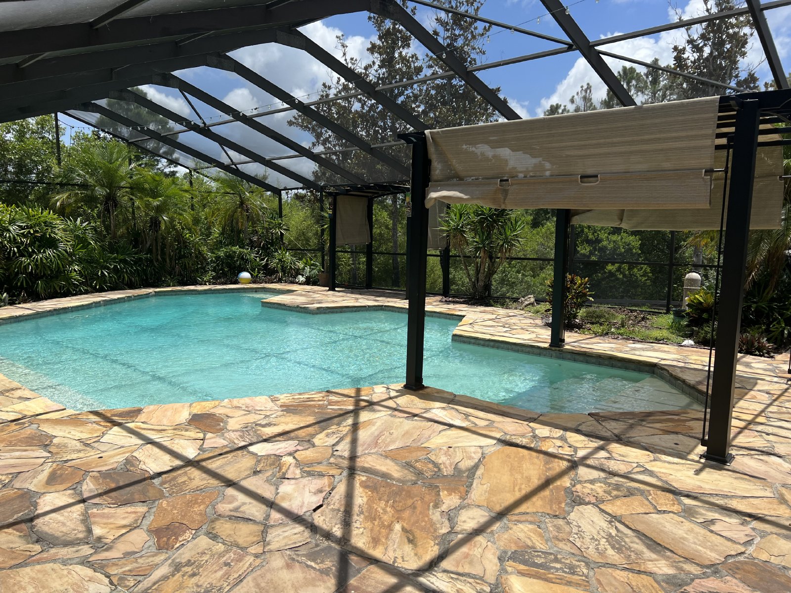 Gorgeous And Unique 5/2 Pool Home On A Very Large Lot! property image