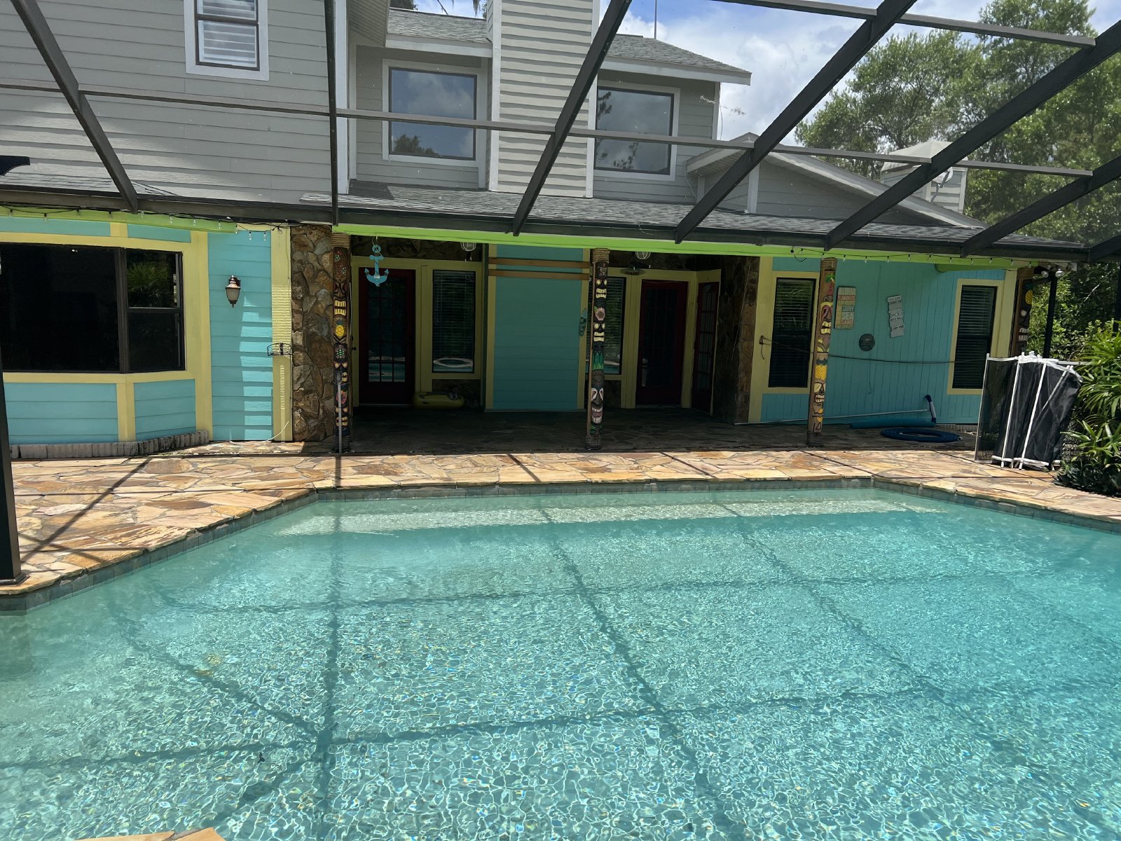 Gorgeous And Unique 5/2 Pool Home On A Very Large Lot! property image