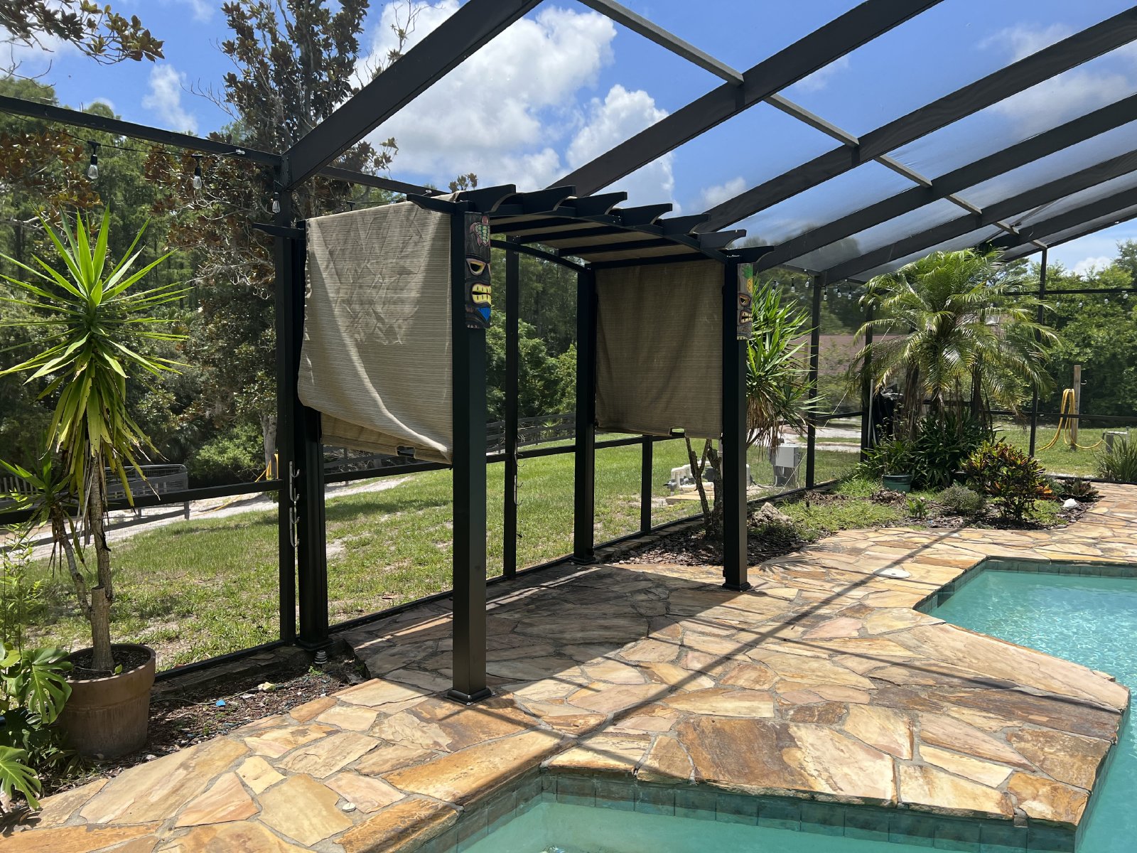 Gorgeous And Unique 5/2 Pool Home On A Very Large Lot! property image