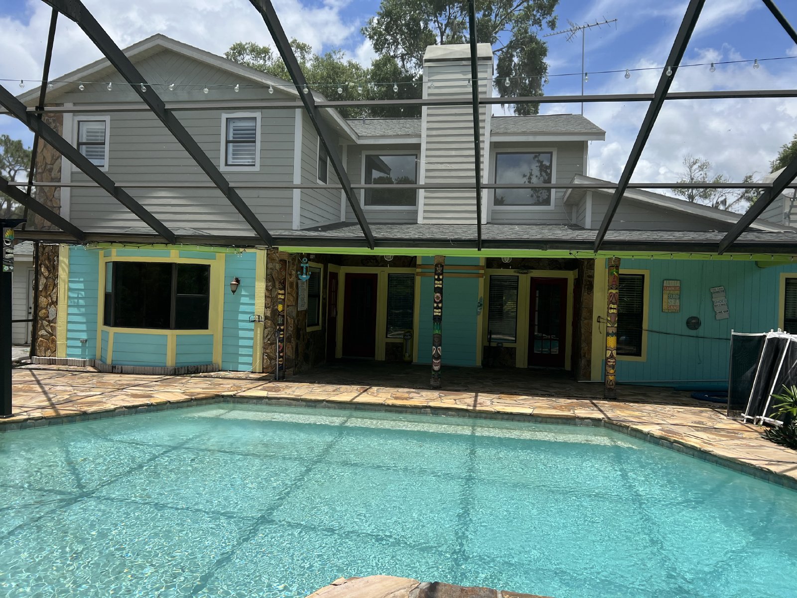 Gorgeous And Unique 5/2 Pool Home On A Very Large Lot! property image