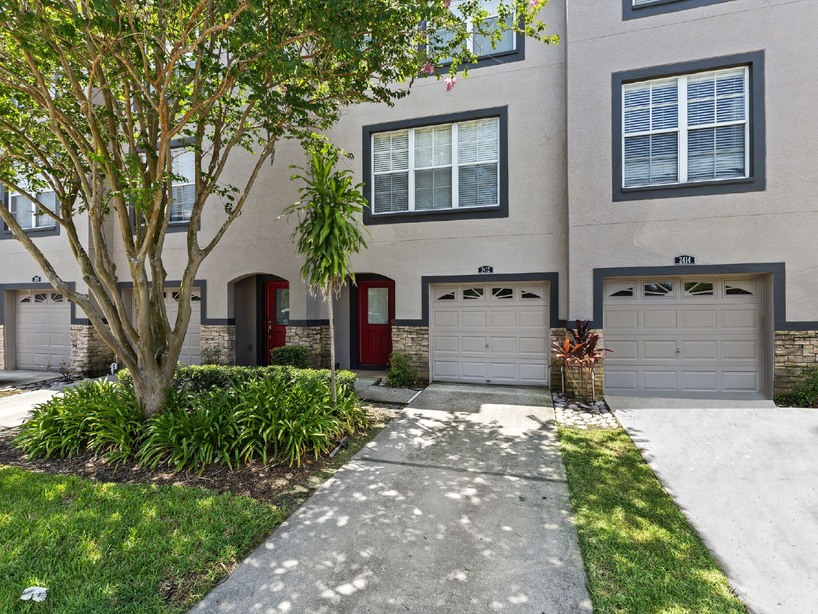 3-Bed, 3.5-Bath End-Unit Townhome In Gated Brandon Community property image