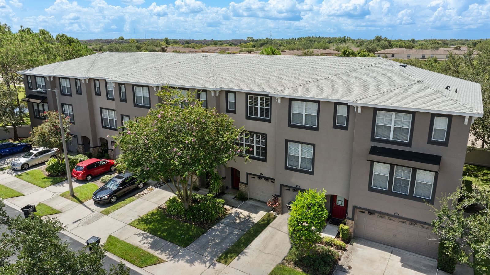 3-Bed, 3.5-Bath End-Unit Townhome In Gated Brandon Community property image