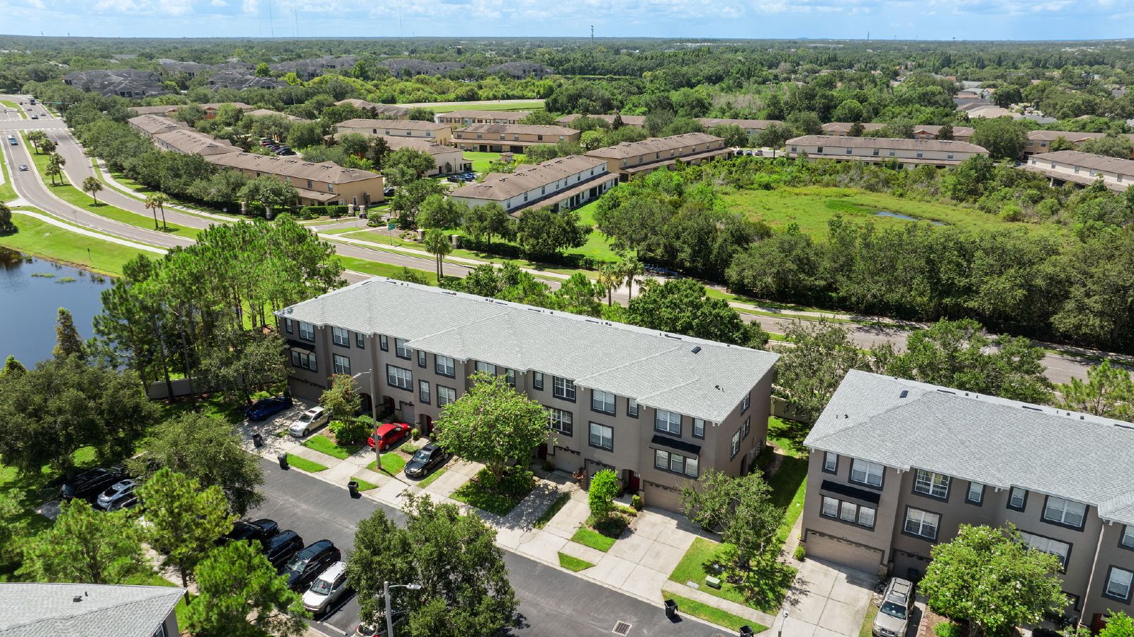 3-Bed, 3.5-Bath End-Unit Townhome In Gated Brandon Community property image
