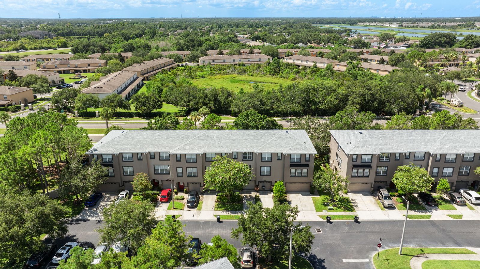3-Bed, 3.5-Bath End-Unit Townhome In Gated Brandon Community property image