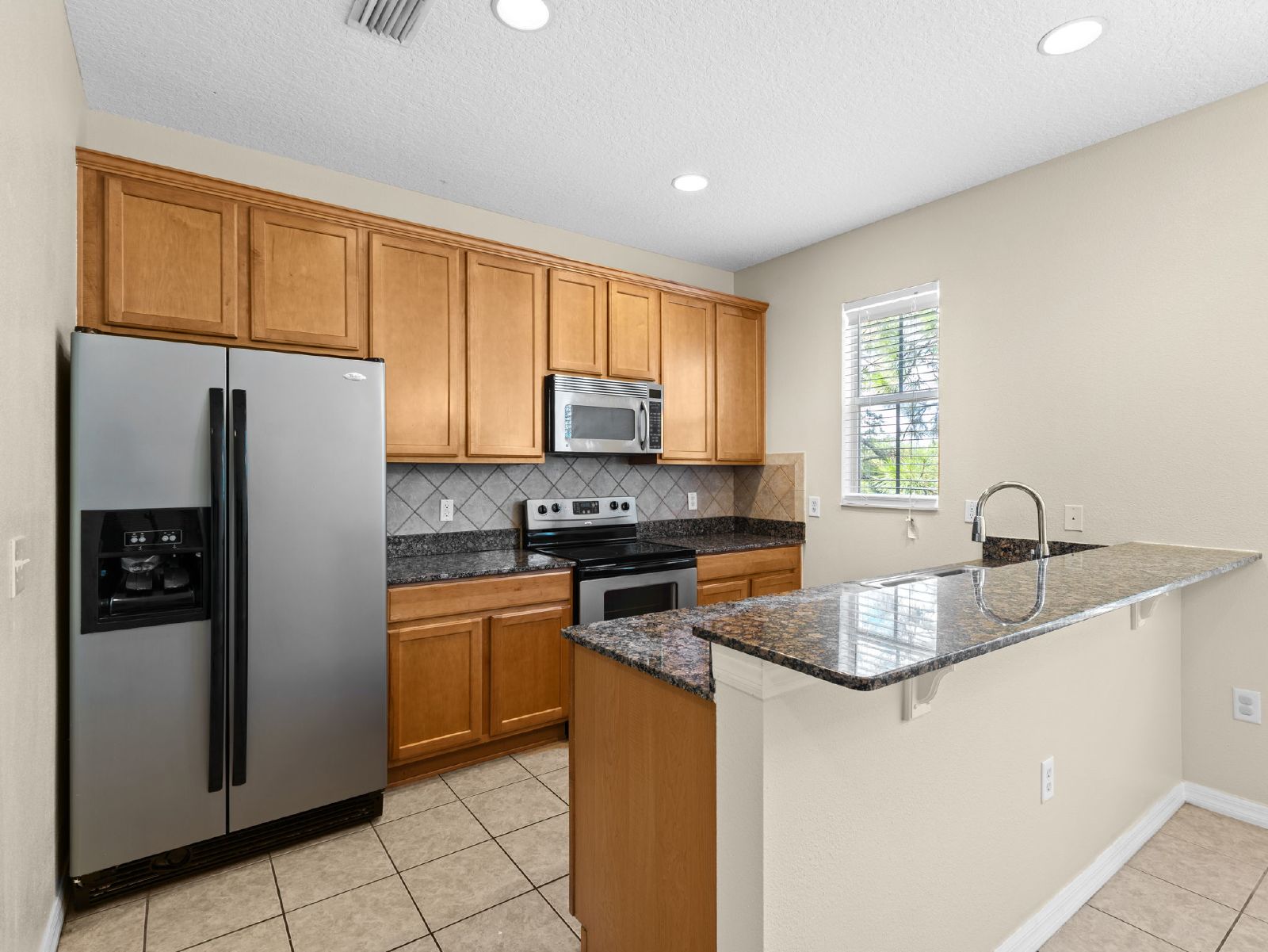 3-Bed, 3.5-Bath End-Unit Townhome In Gated Brandon Community property image