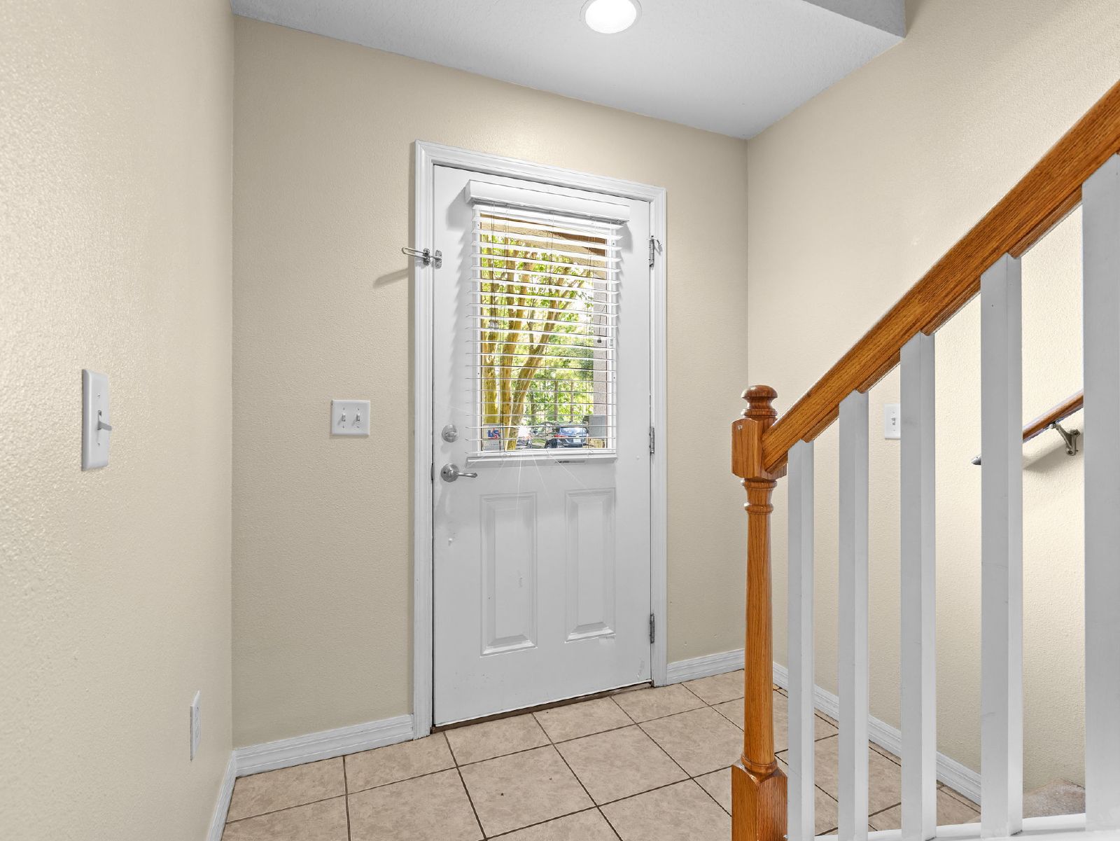3-Bed, 3.5-Bath End-Unit Townhome In Gated Brandon Community property image