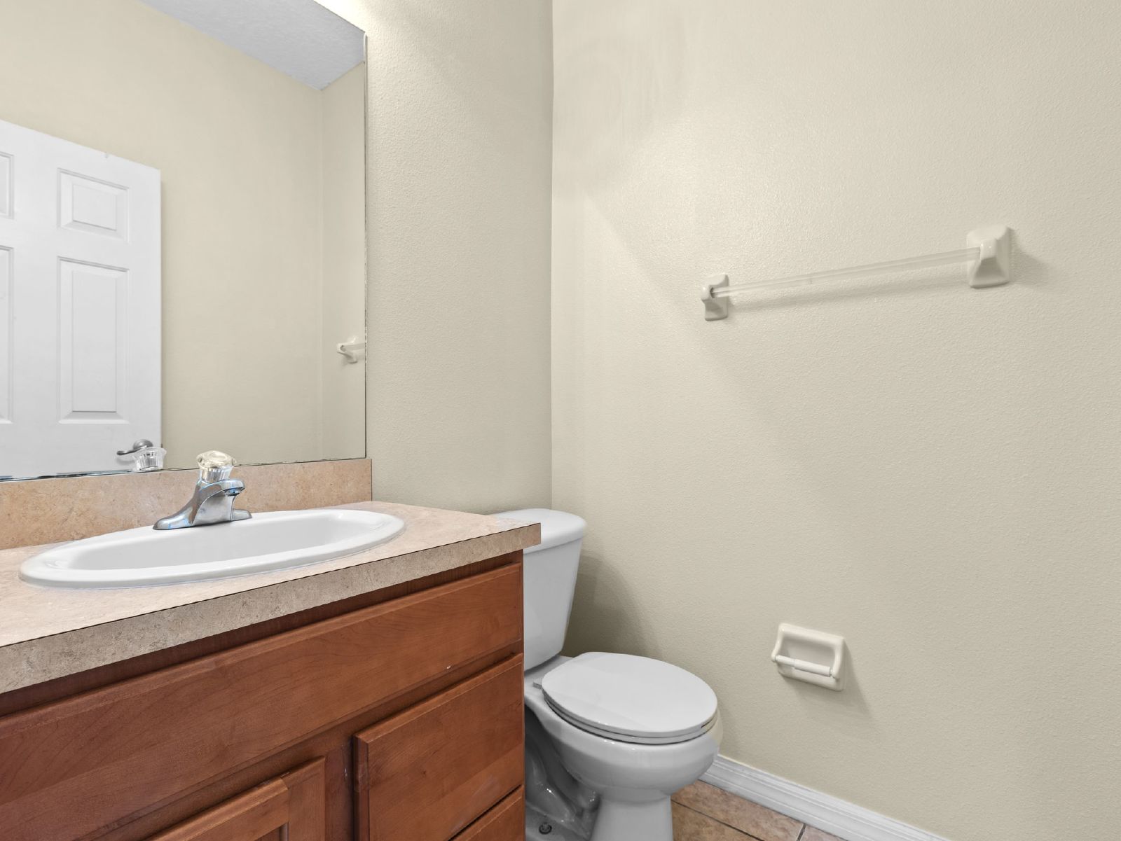 3-Bed, 3.5-Bath End-Unit Townhome In Gated Brandon Community property image