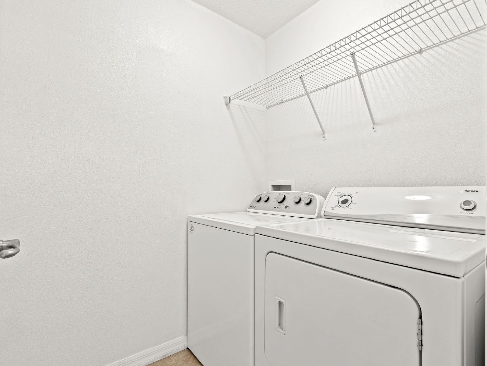 3-Bed, 3.5-Bath End-Unit Townhome In Gated Brandon Community property image