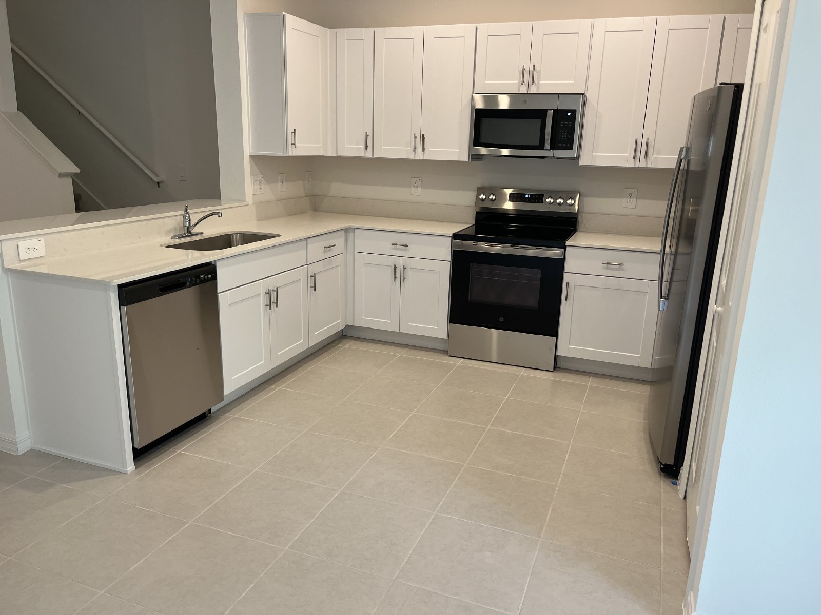 BEAUTIFUL 2 BR 2.5 BATH TOWNHOME READY NOW! property image