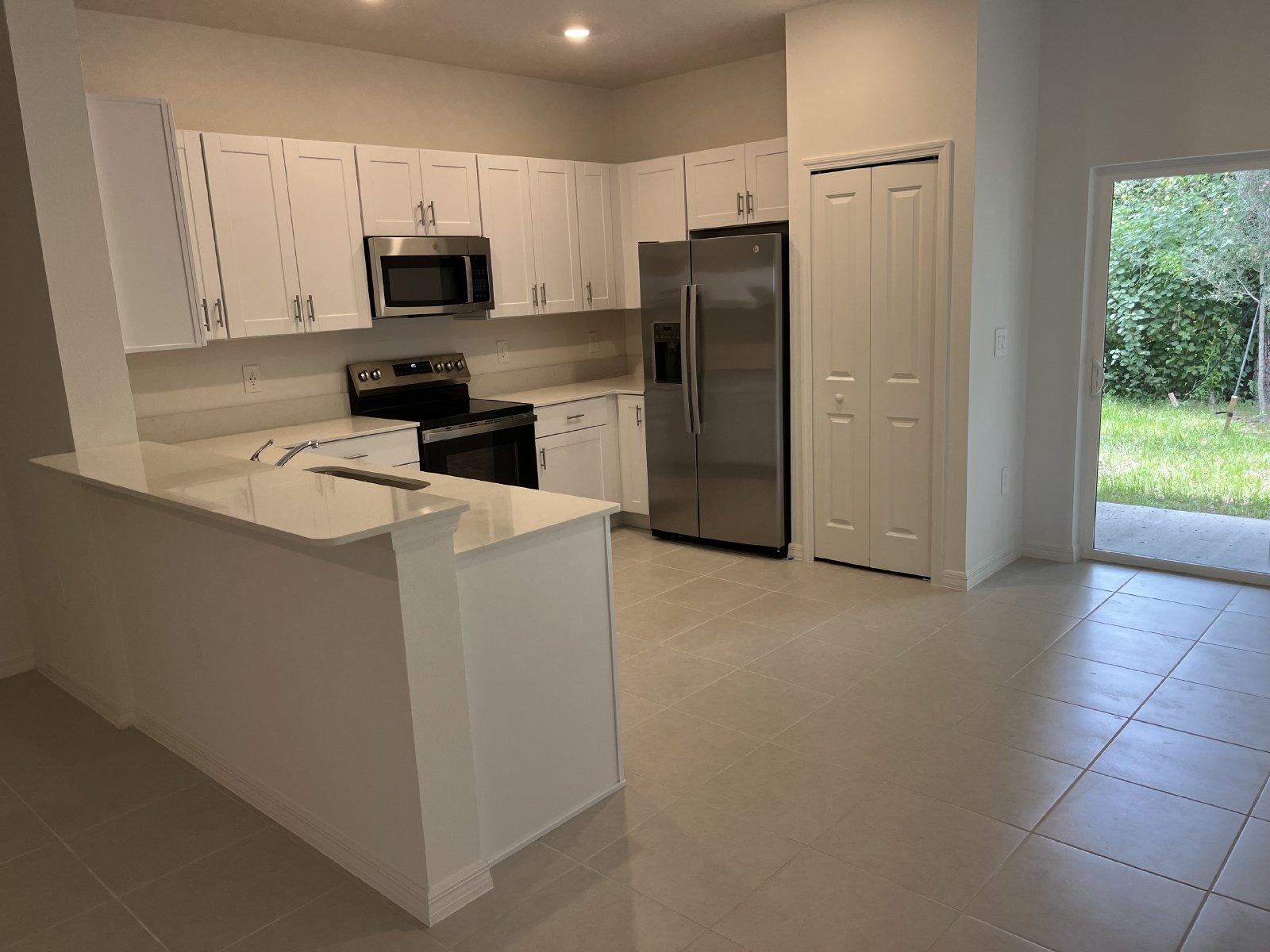 BEAUTIFUL 2 BR 2.5 BATH TOWNHOME READY NOW! property image