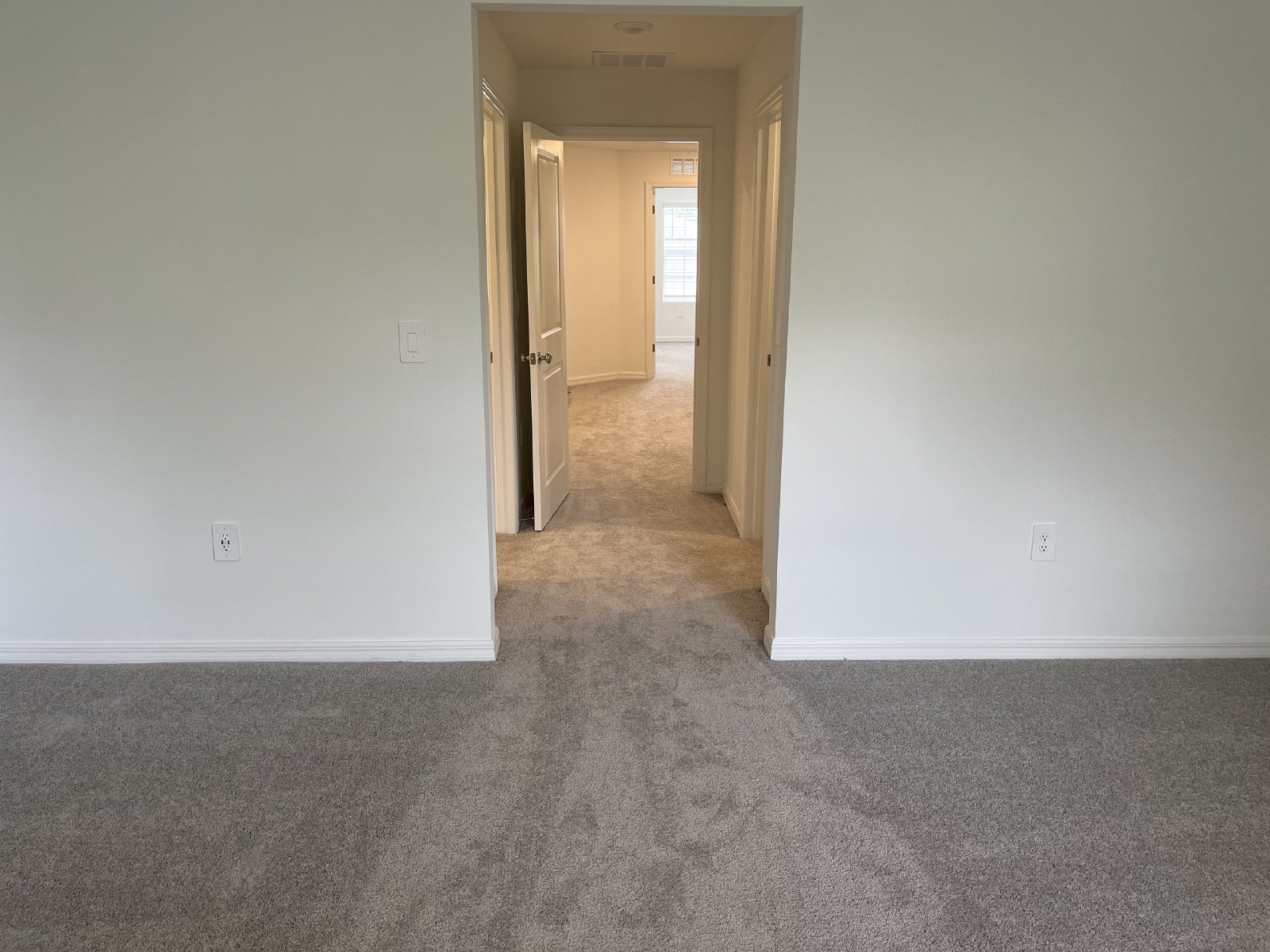 BEAUTIFUL 2 BR 2.5 BATH TOWNHOME READY NOW! property image