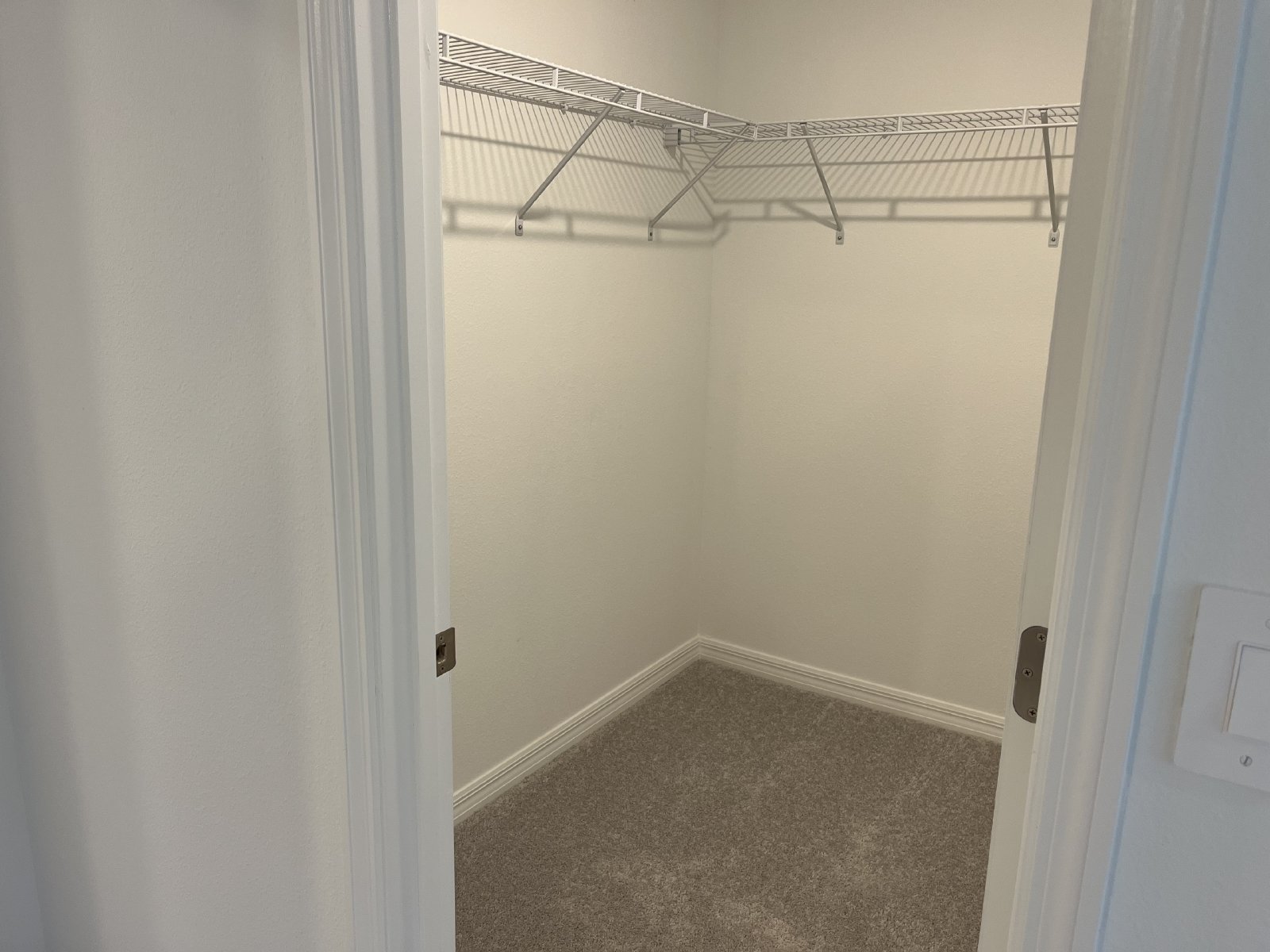 BEAUTIFUL 2 BR 2.5 BATH TOWNHOME READY NOW! property image