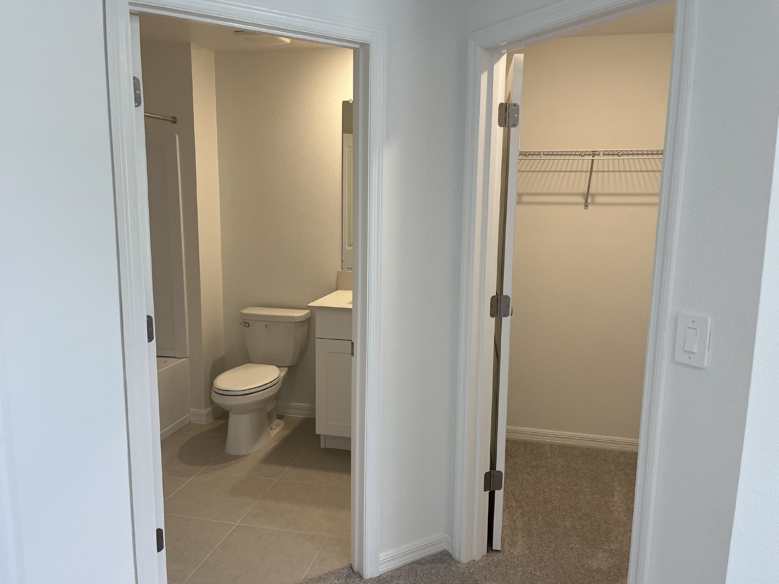 BEAUTIFUL 2 BR 2.5 BATH TOWNHOME READY NOW! property image