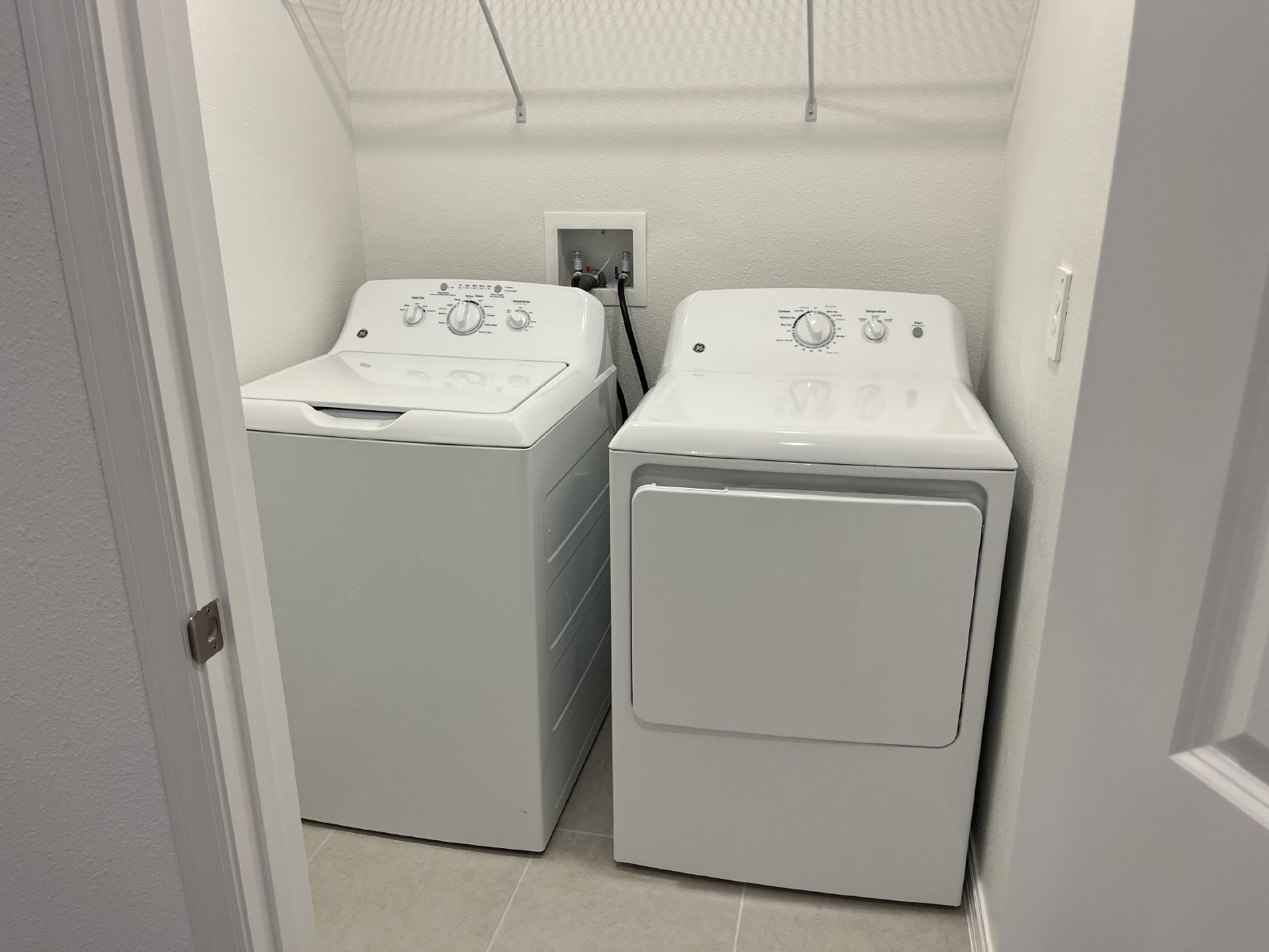 BEAUTIFUL 2 BR 2.5 BATH TOWNHOME READY NOW! property image