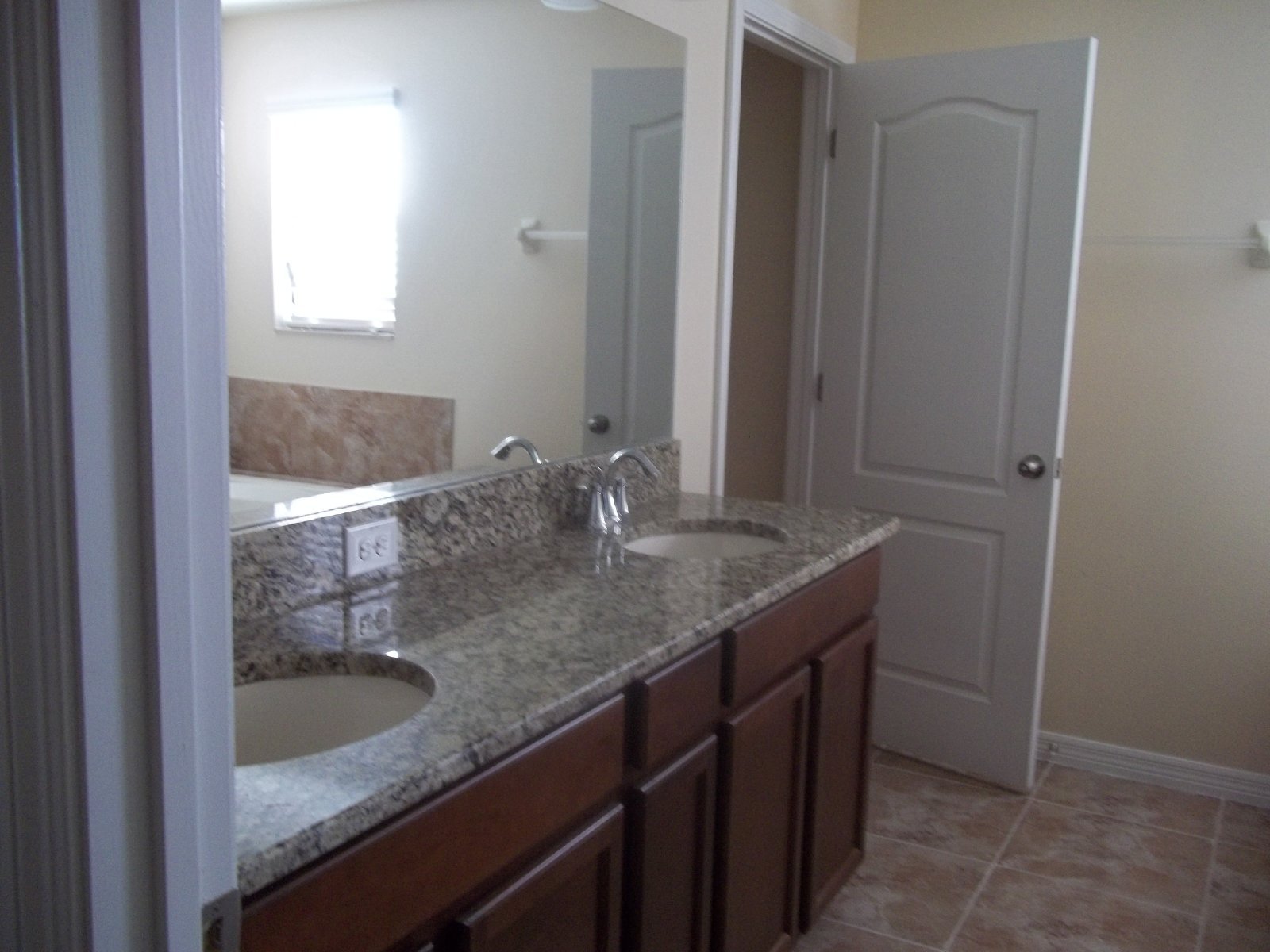 AWESOME BRAND NEW property image